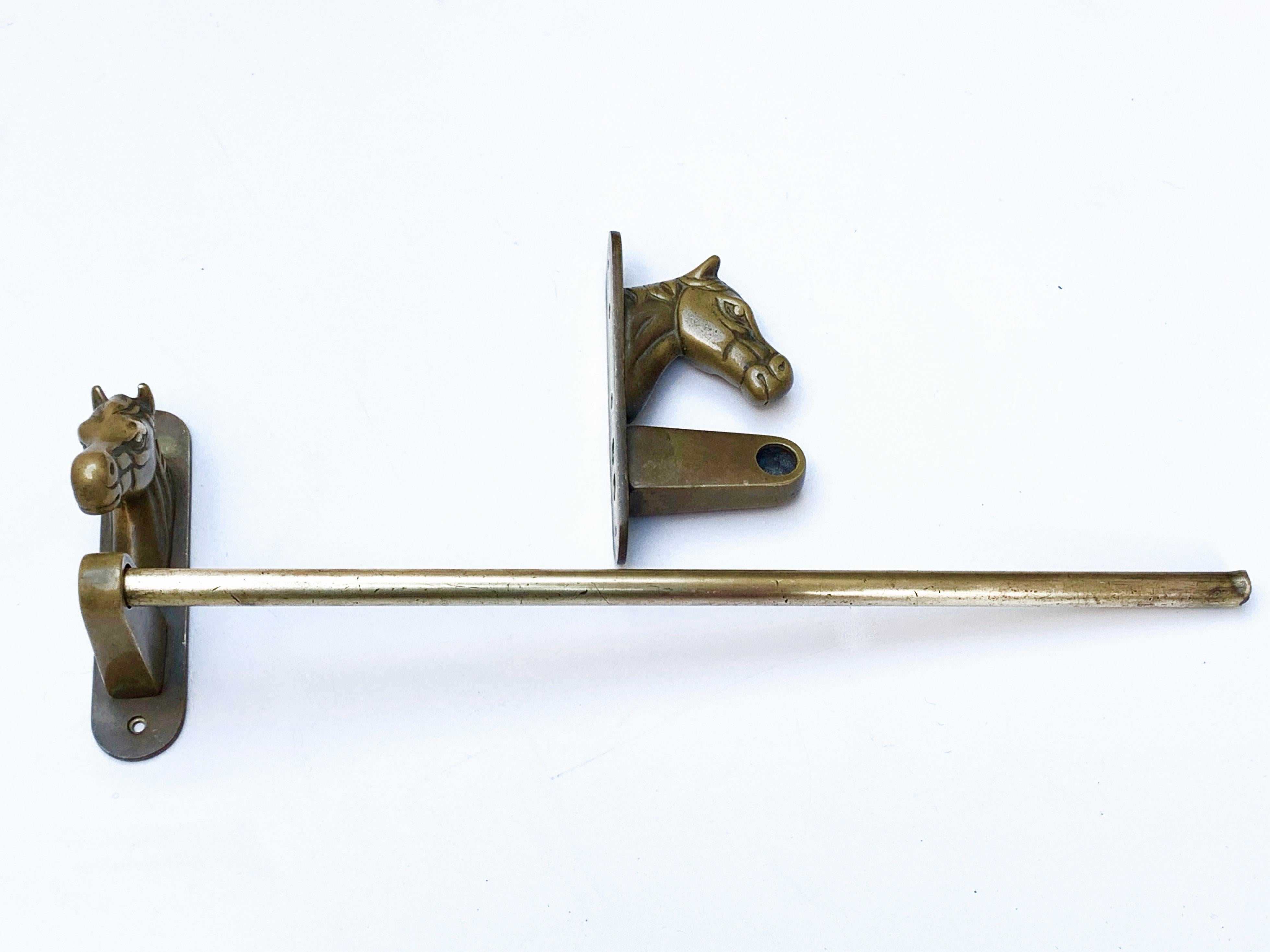 Midcentury Solid Brass Italian Towel Holder with Horse Heads, 1950s For Sale 1