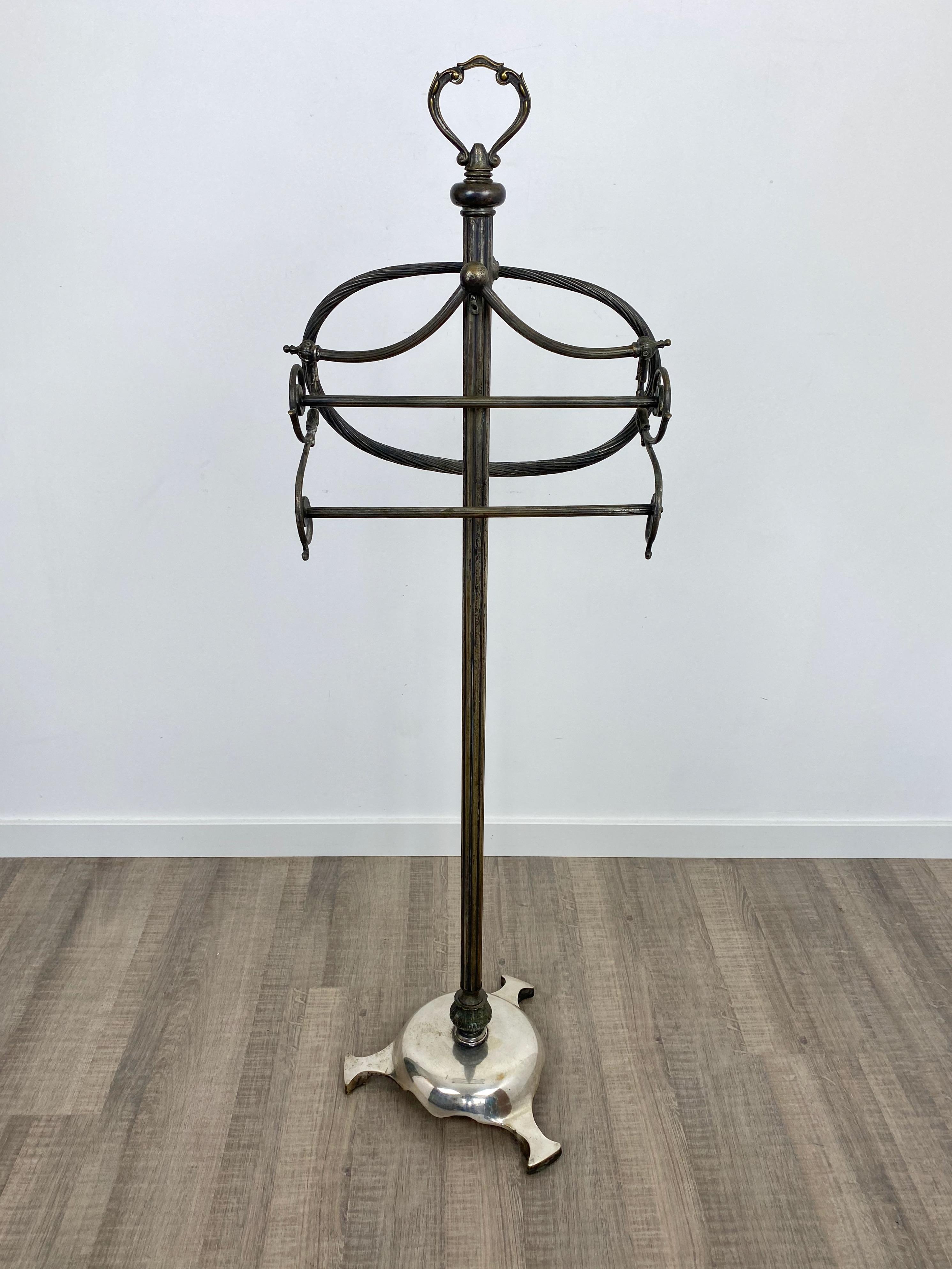 Midcentury Solid Silver Brass Italian Towel Floor Holder Rack, 1950s In Good Condition For Sale In Rome, IT