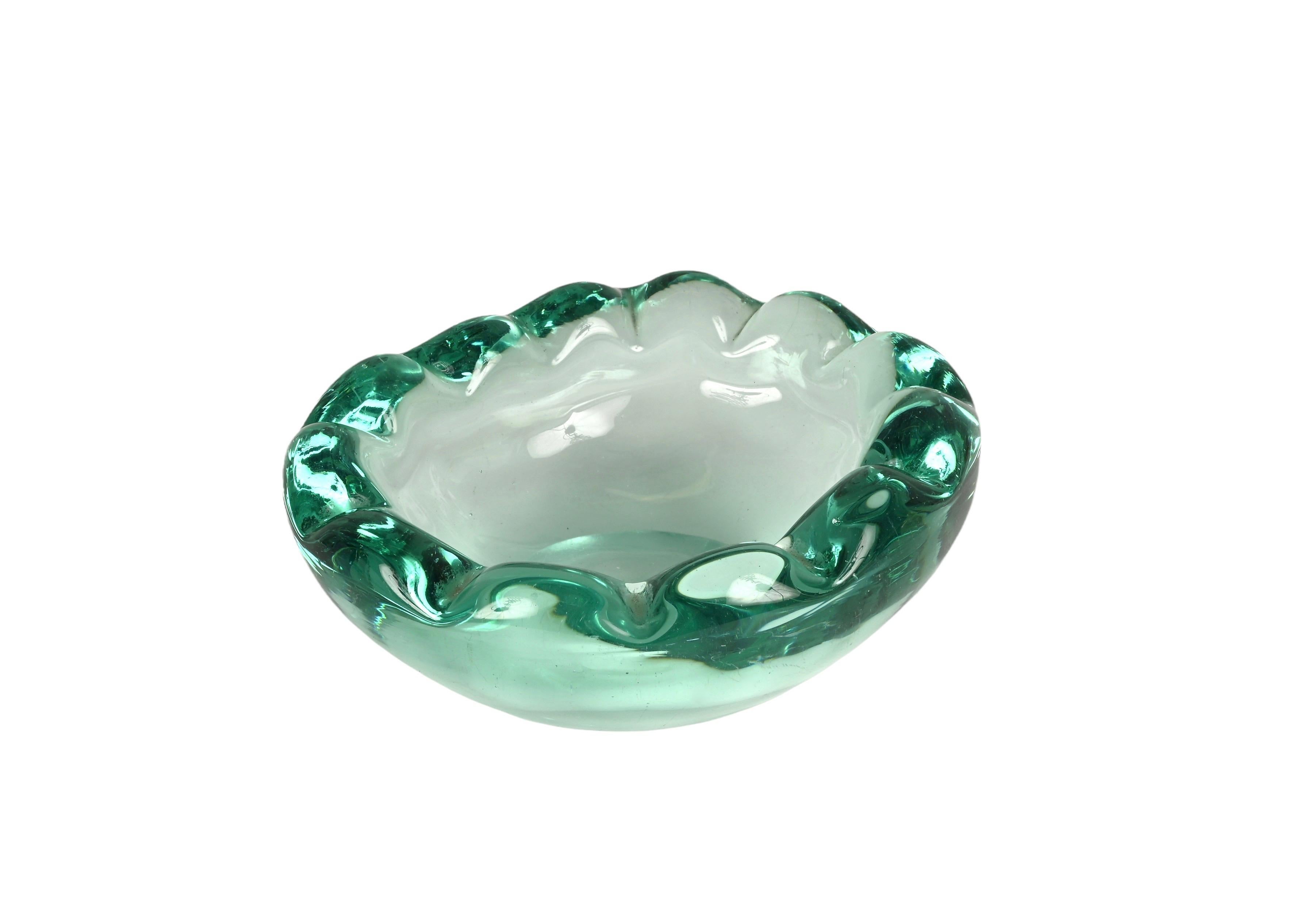 Mid-Century Sommerso Murano Crystal Green Glass Italian Decorative Bowl, 1960s In Good Condition In Roma, IT