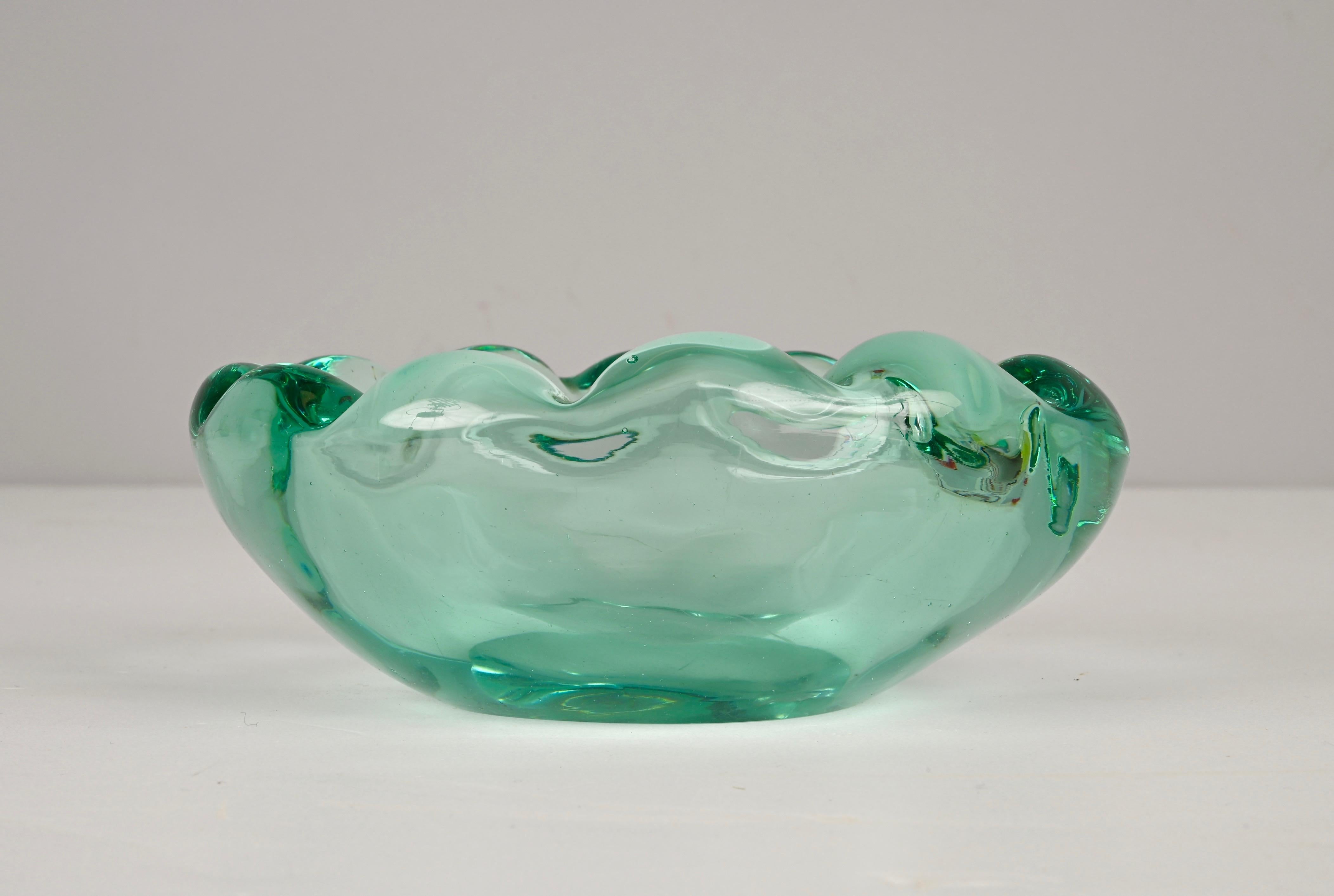 Mid-Century Sommerso Murano Crystal Green Glass Italian Decorative Bowl, 1960s 3