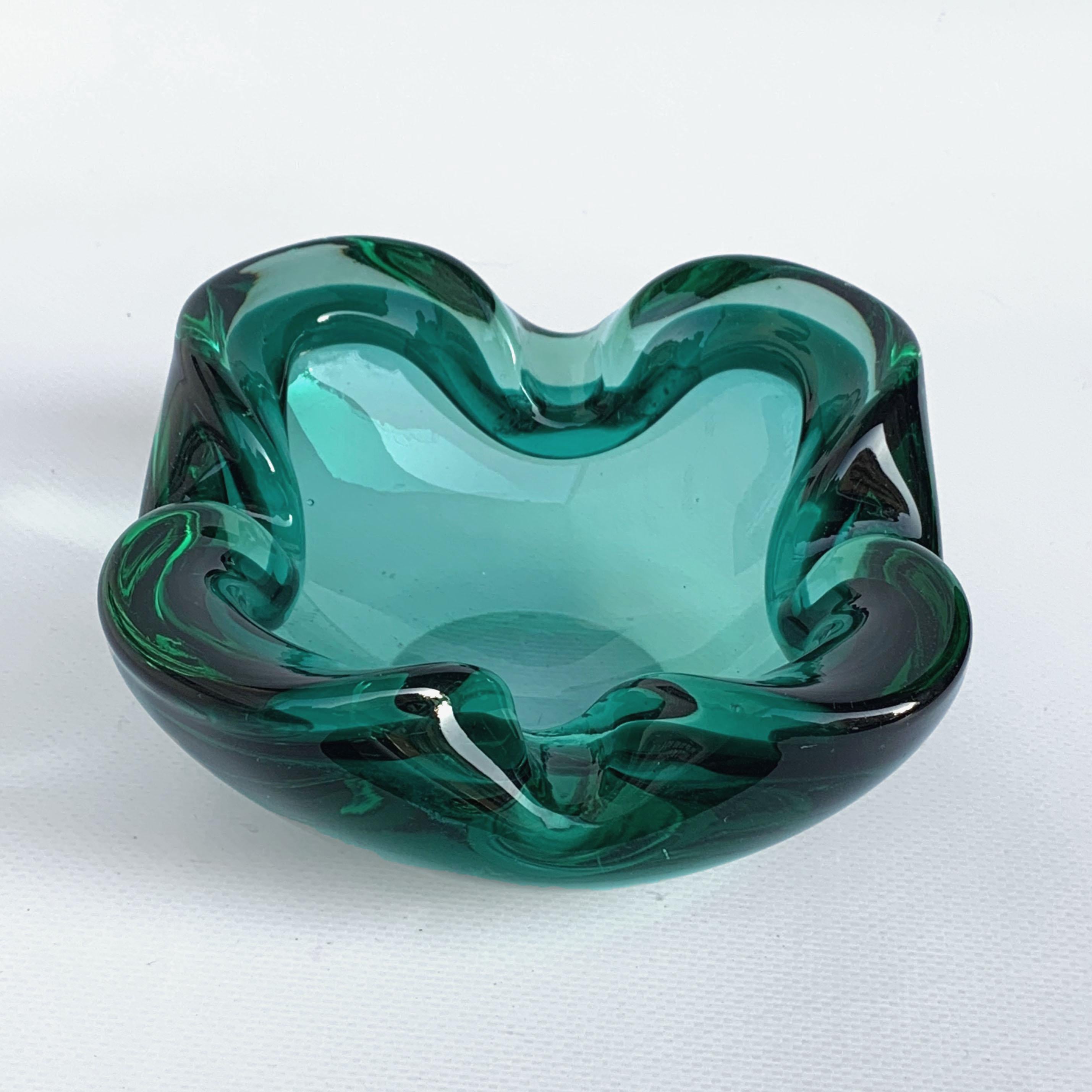Midcentury Sommerso Murano Green Glass Italian Decorative Bowl, 1960s 3