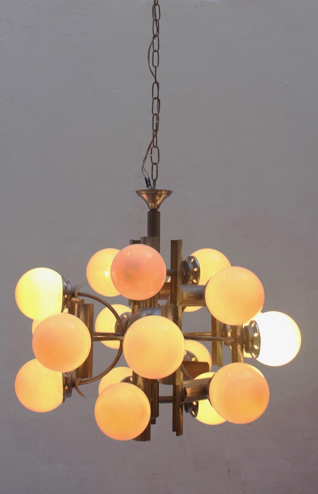 Midcentury Space Age 18 lights Chandelier. Spain, 1960s For Sale 9