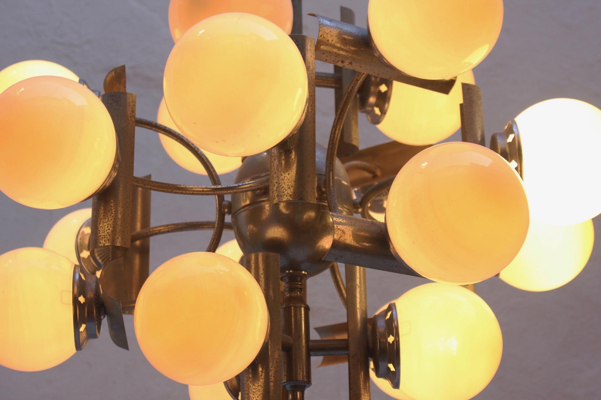 Midcentury Space Age 18 lights Chandelier. Spain, 1960s For Sale 12