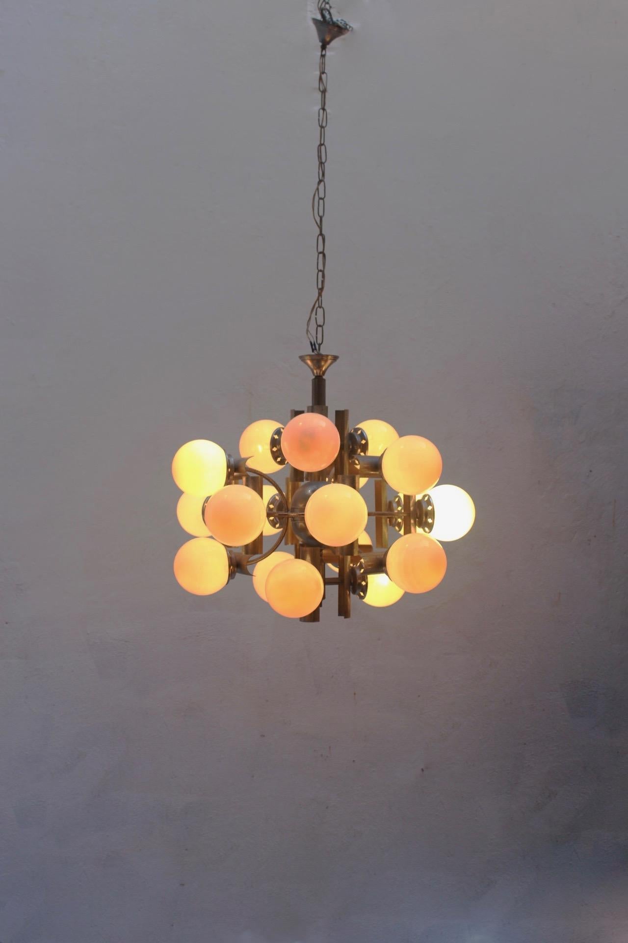 Midcentury Space Age 18 lights Chandelier. Spain, 1960s For Sale 13