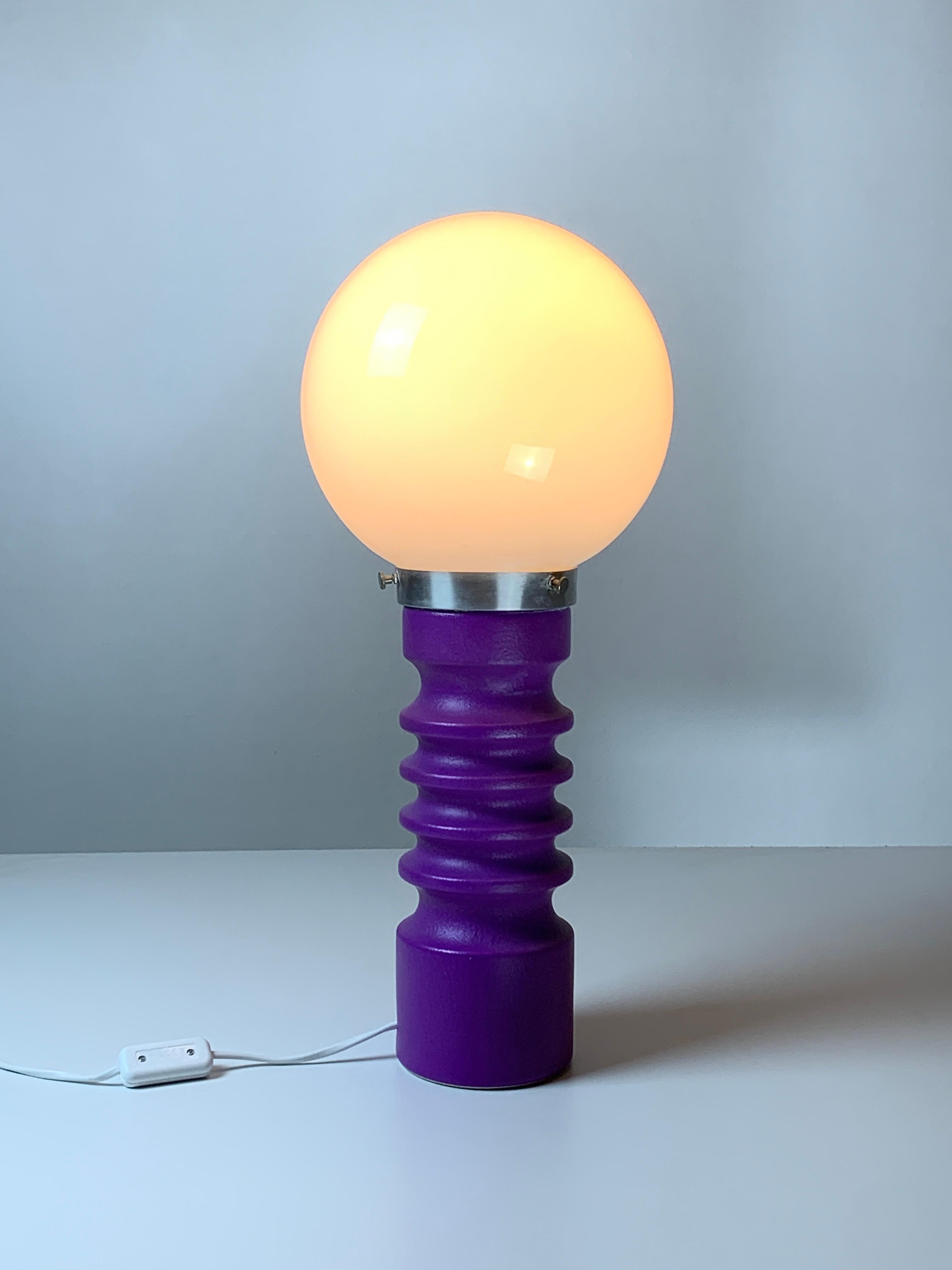 Ère spatiale Lampe de table en céramique de l'ère spatiale du milieu du siècle dernier par Cari Zalloni pour Steuler en vente