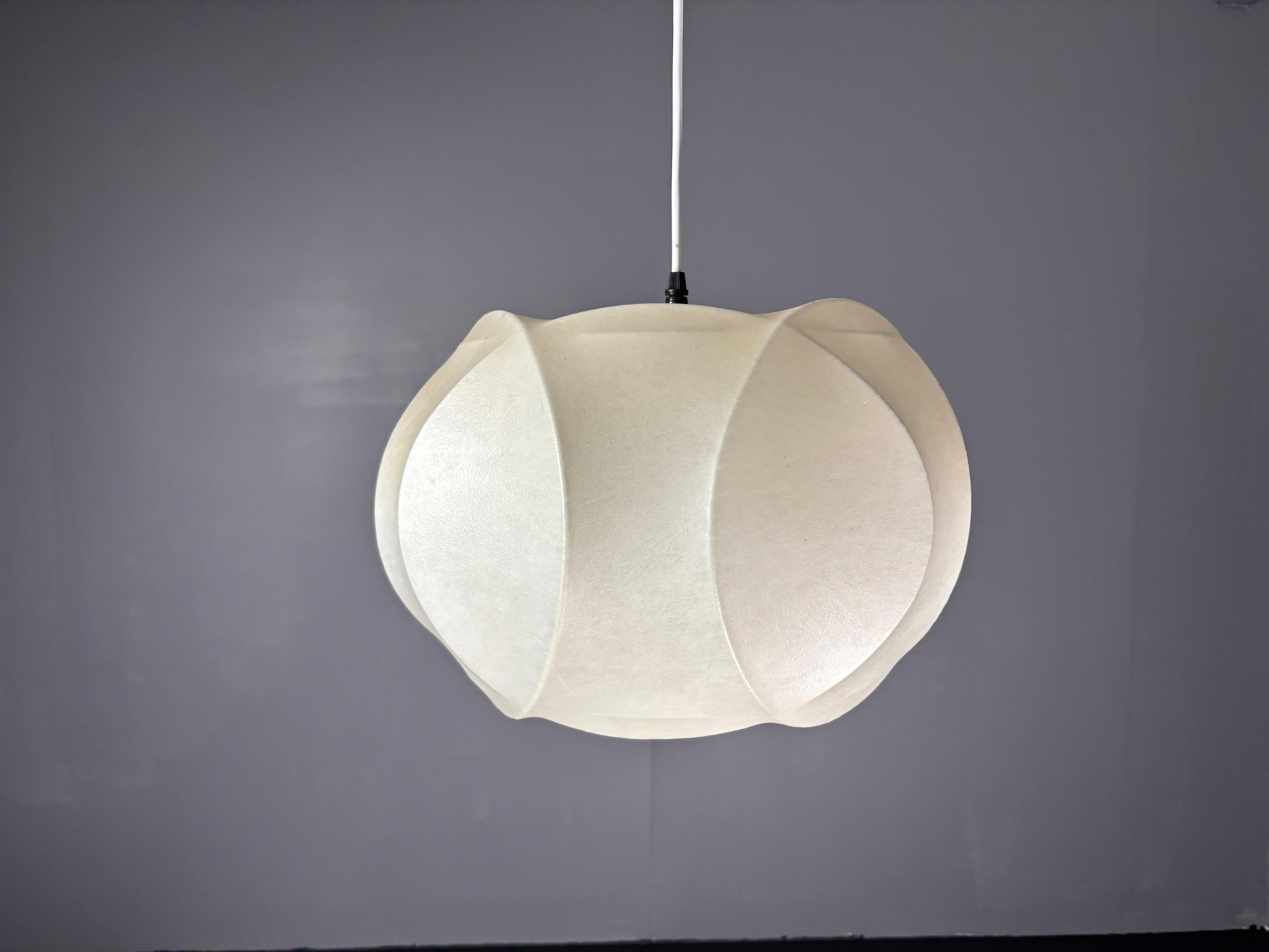 Midcentury space age cocoon hanging pendant ceiling lamp, 1960s For Sale 5
