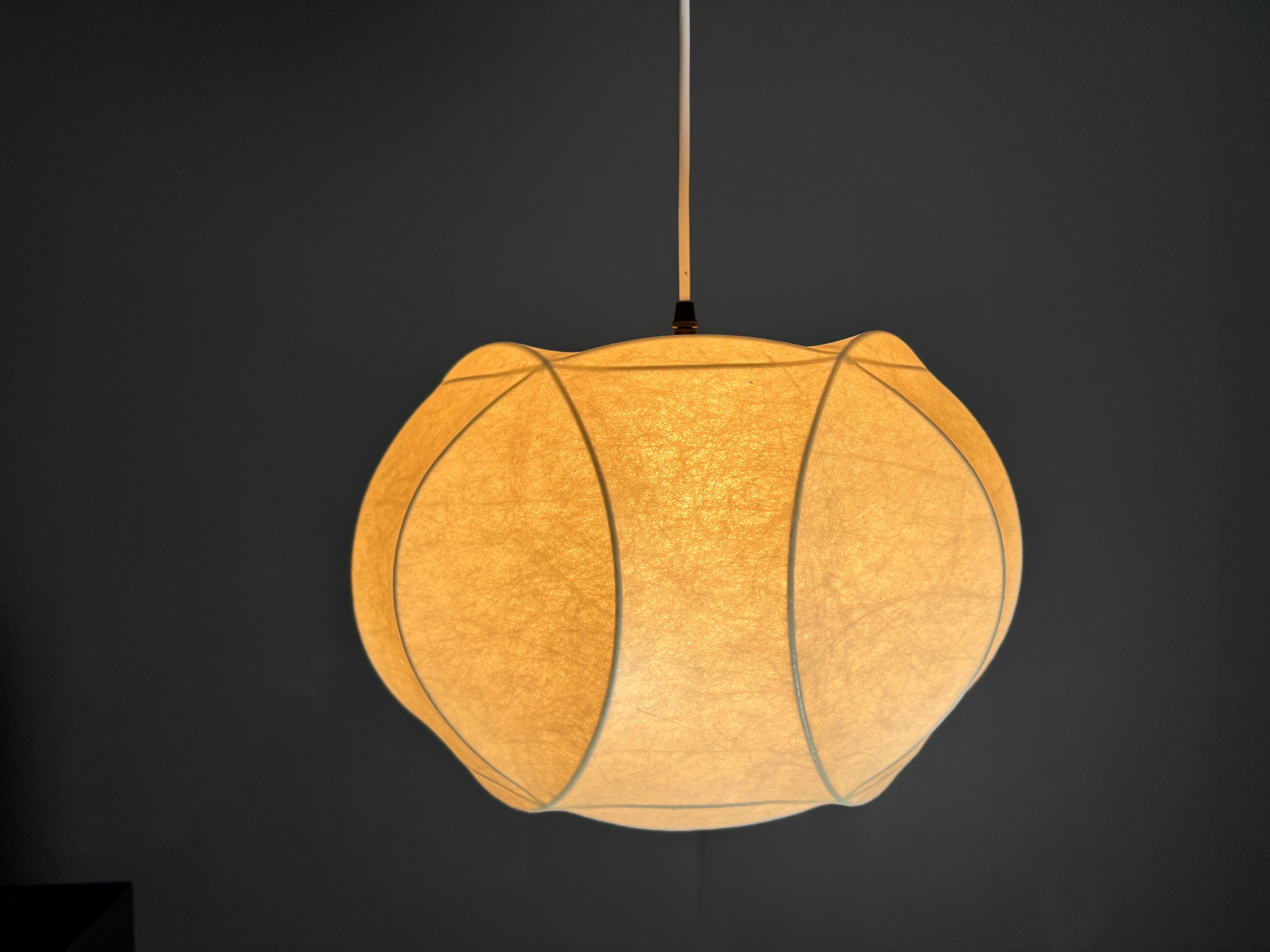 Midcentury space age cocoon hanging pendant ceiling lamp, 1960s For Sale 6