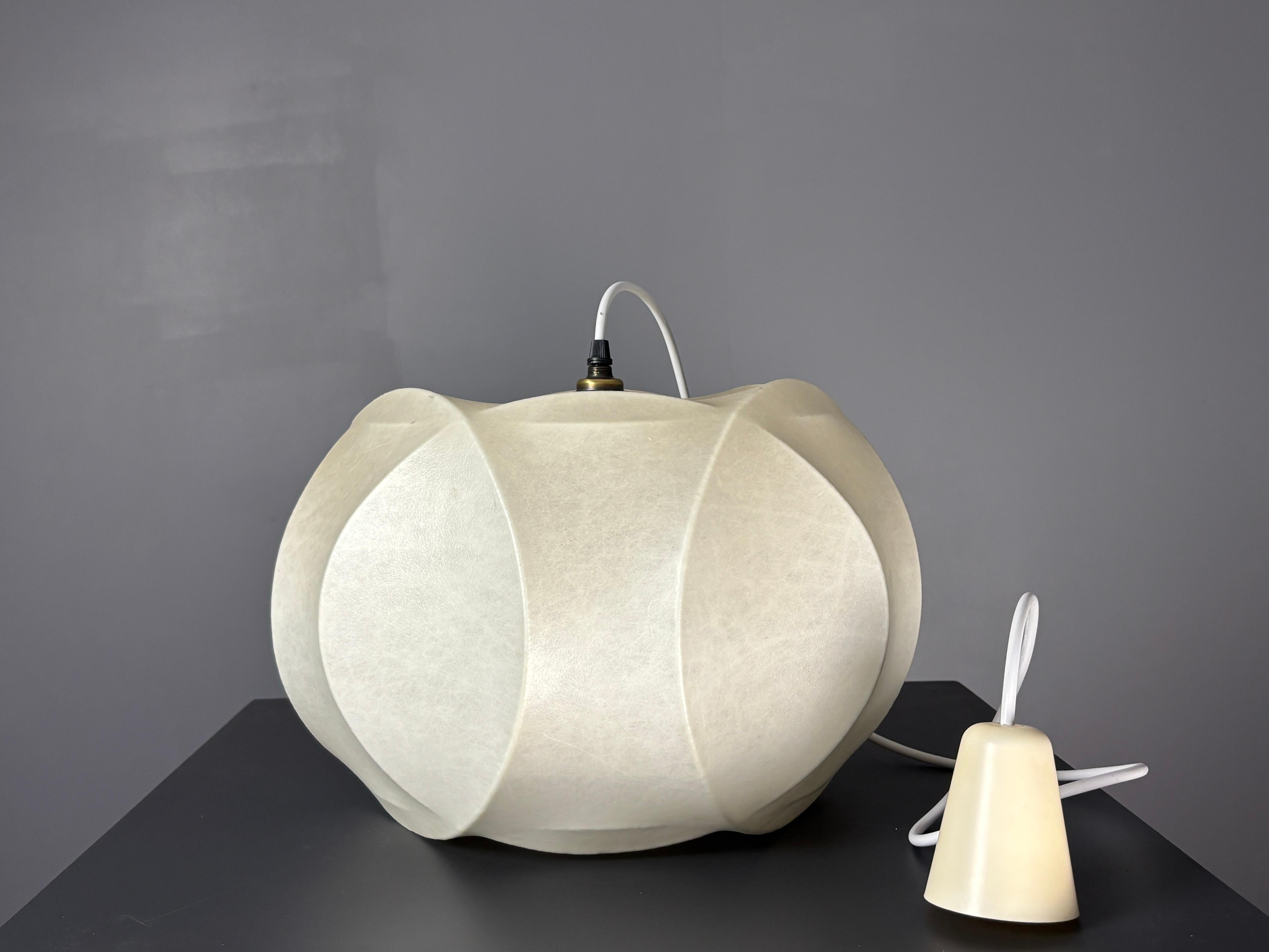 Midcentury space age cocoon hanging pendant ceiling lamp, 1960s For Sale 7