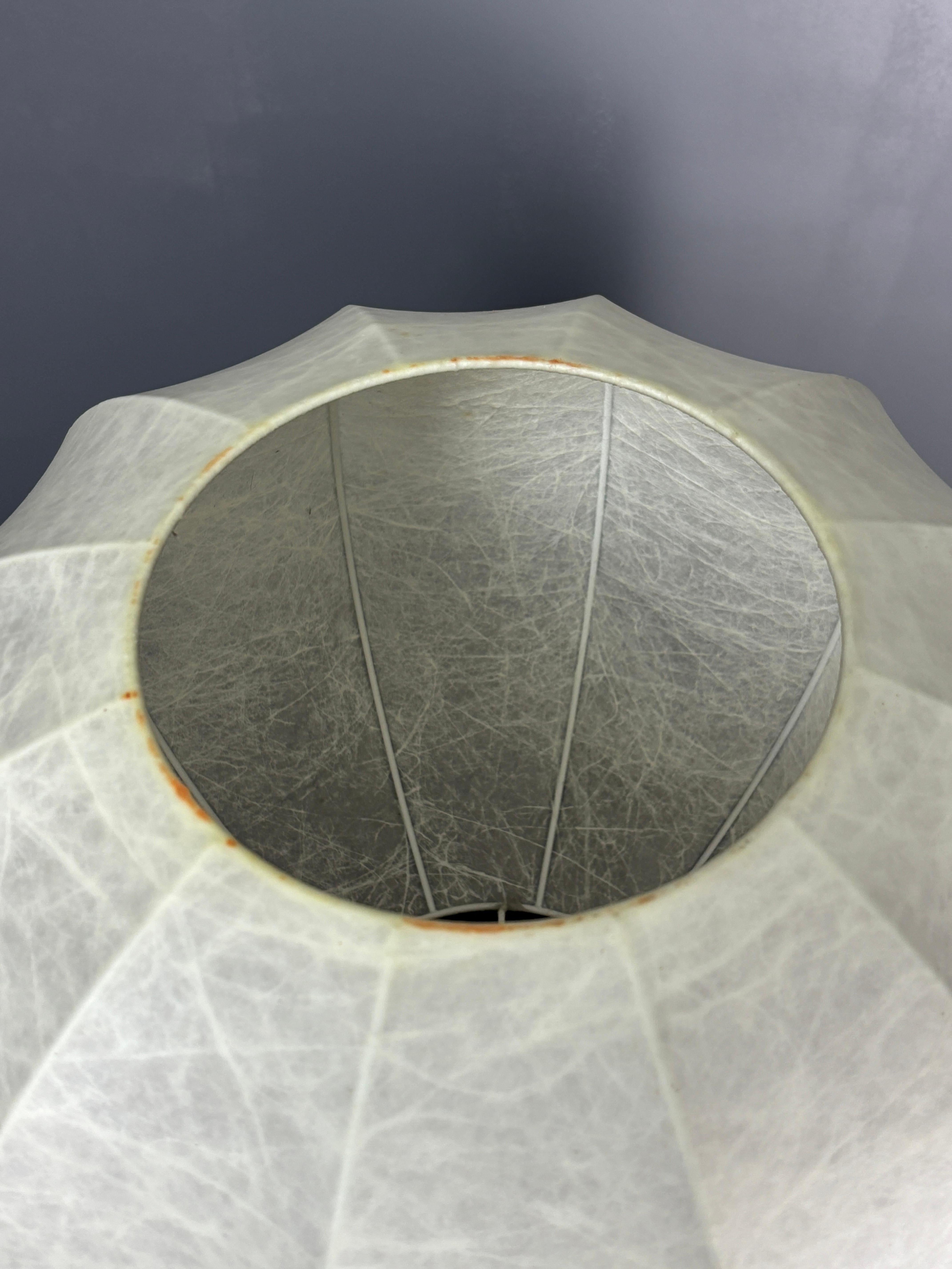 Plafonnier suspendu cocon de l'ère spatiale, années 1960 en vente 13