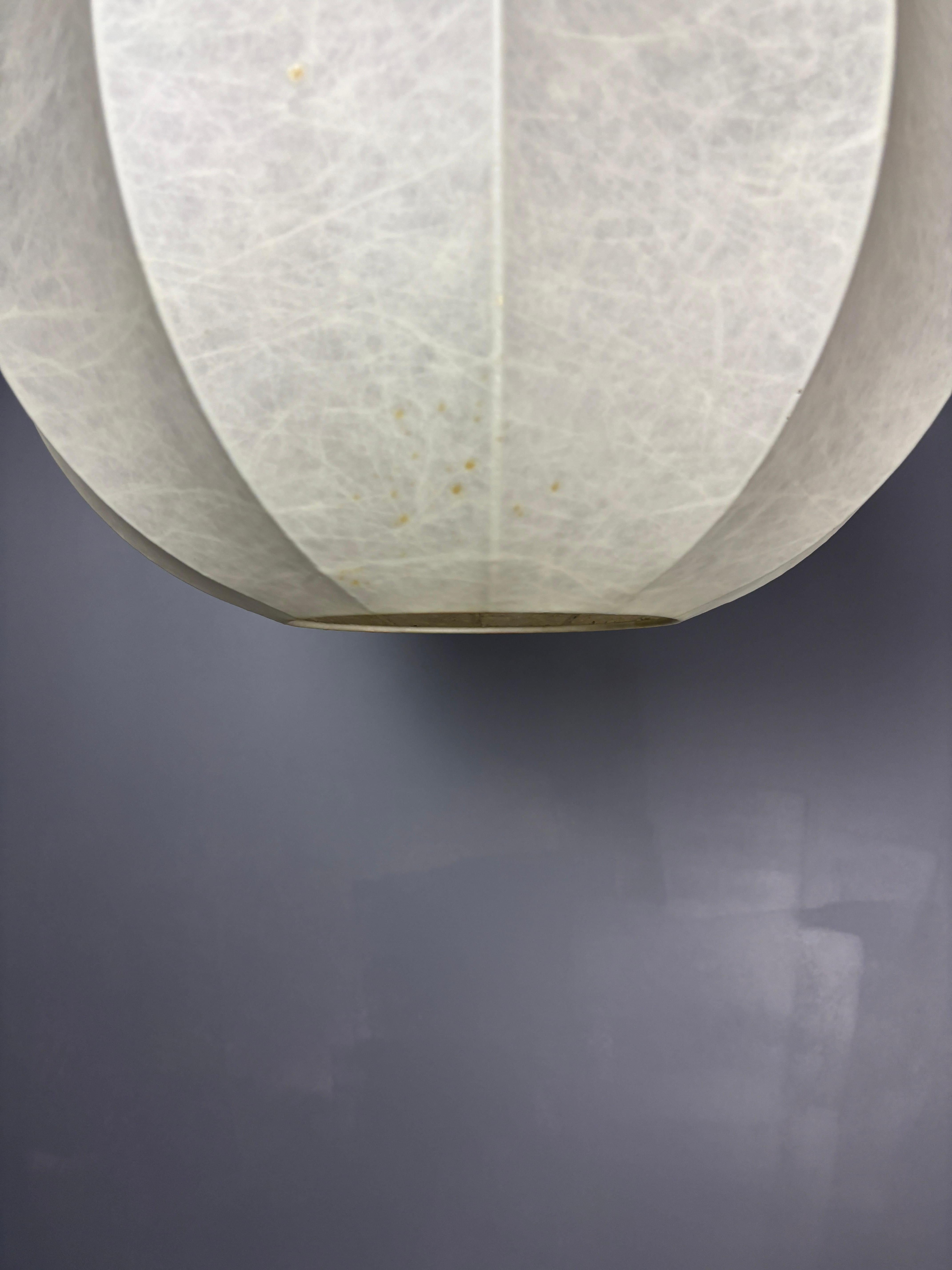 Plafonnier suspendu cocon de l'ère spatiale, années 1960 en vente 2