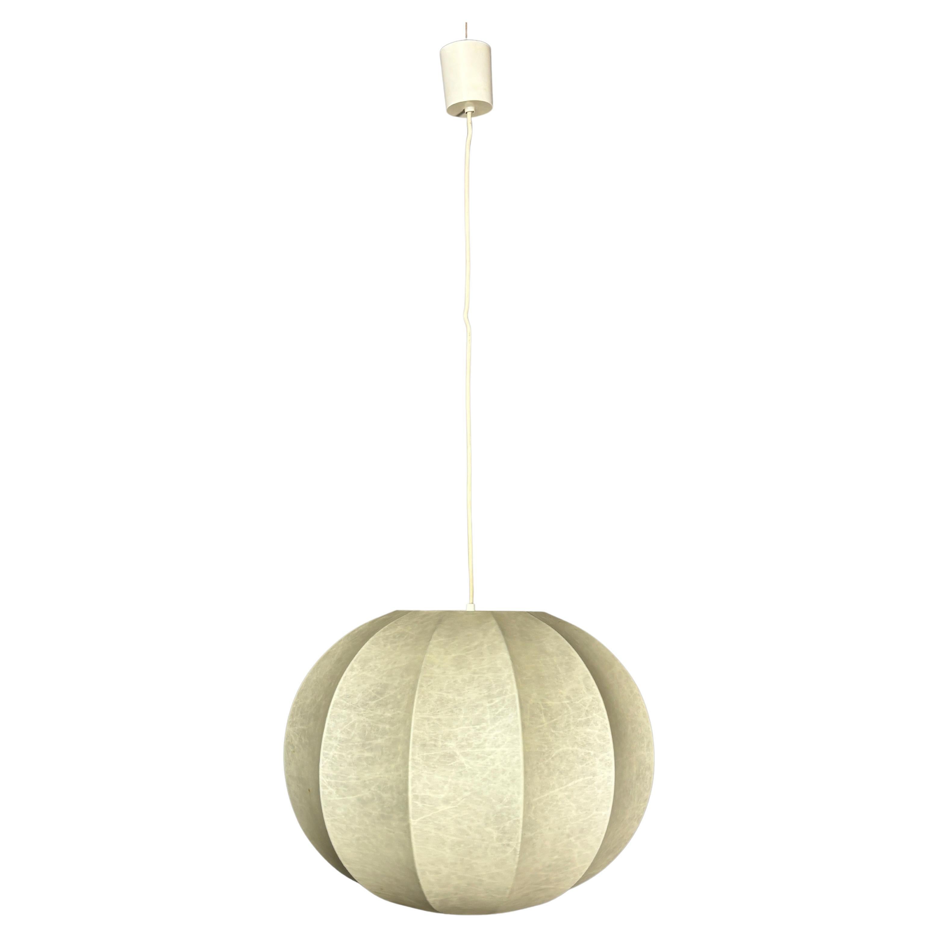 Plafonnier suspendu cocon de l'ère spatiale, années 1960 en vente