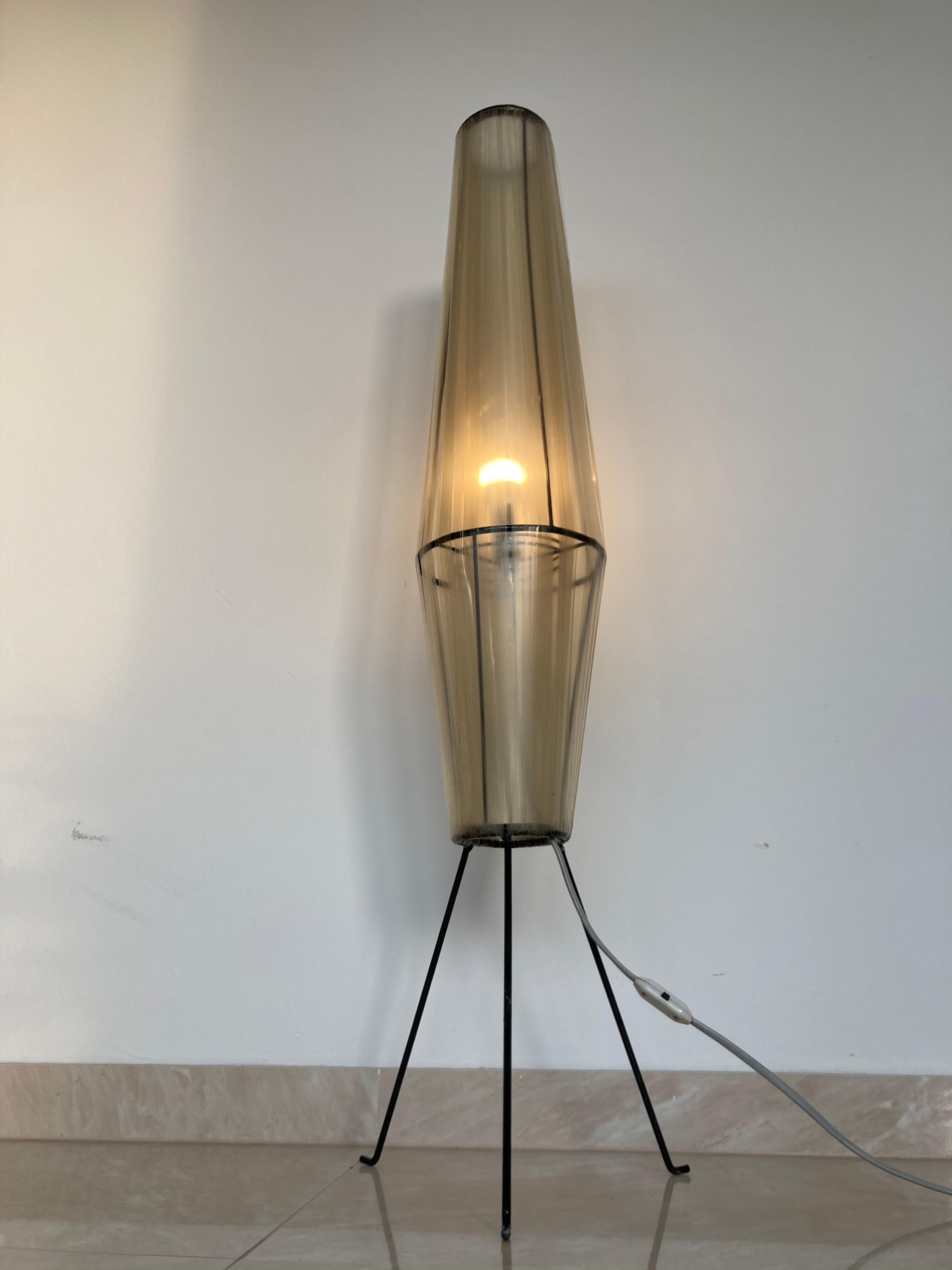 Mid-Century Space Age Stehlampe „Rocket“, Tschechoslowakei, 1960er Jahre im Zustand „Gut“ im Angebot in Praha, CZ