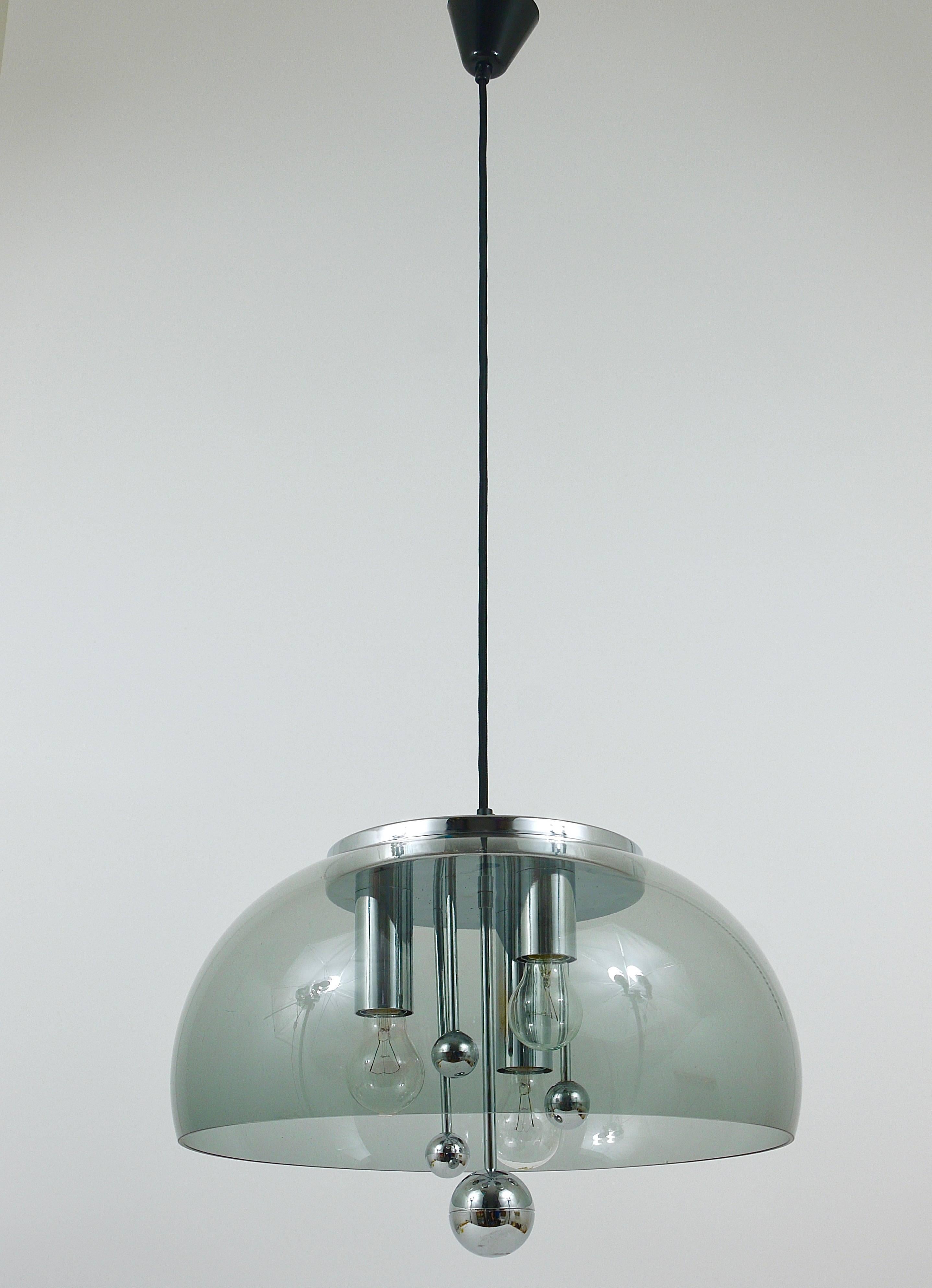 Lampe suspendue à globe de l'ère spatiale du milieu du siècle dernier avec sphères chromées, Allemagne, 1970 en vente 3