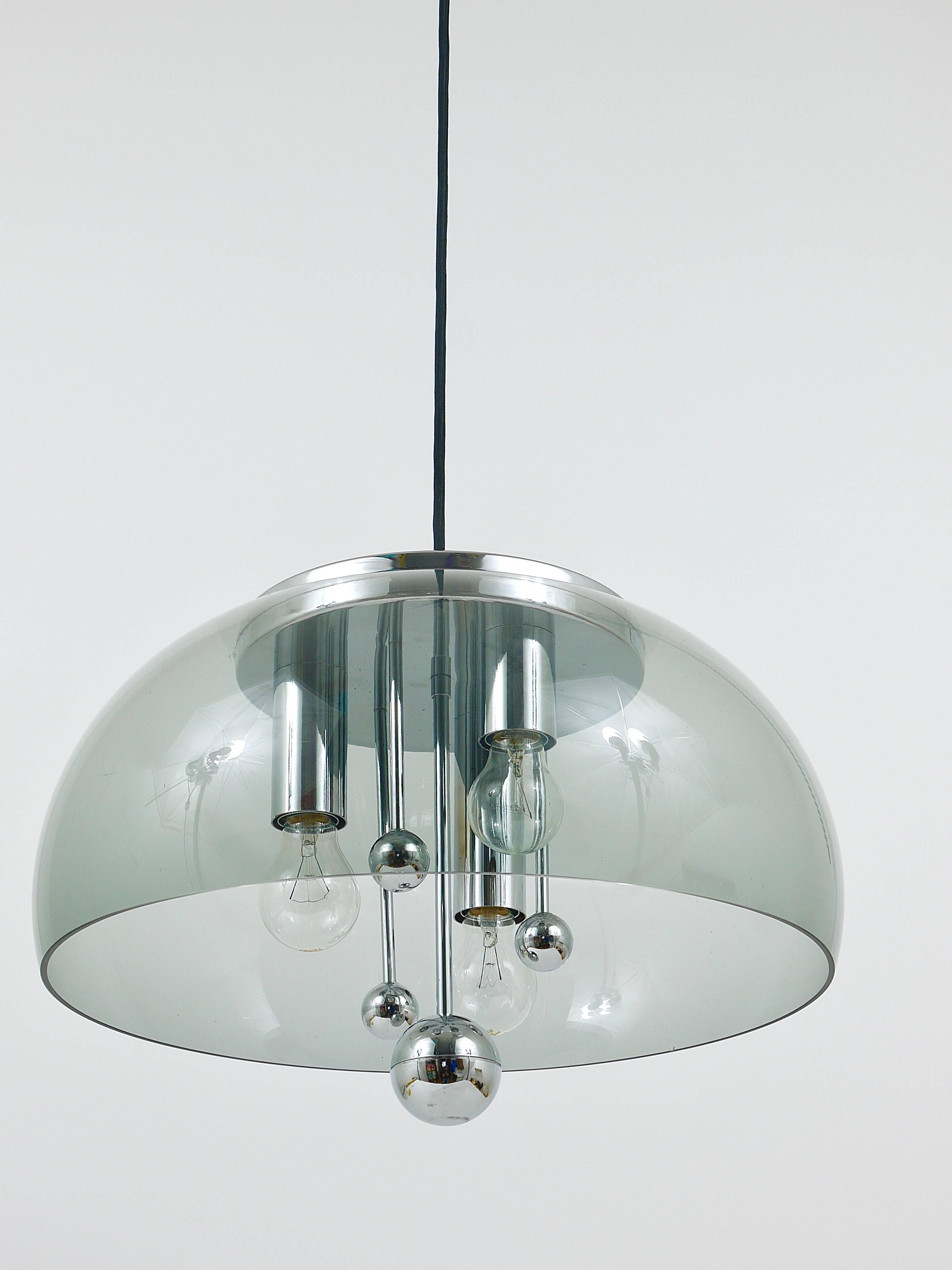 Lampe suspendue à globe de l'ère spatiale du milieu du siècle dernier avec sphères chromées, Allemagne, 1970 en vente 5