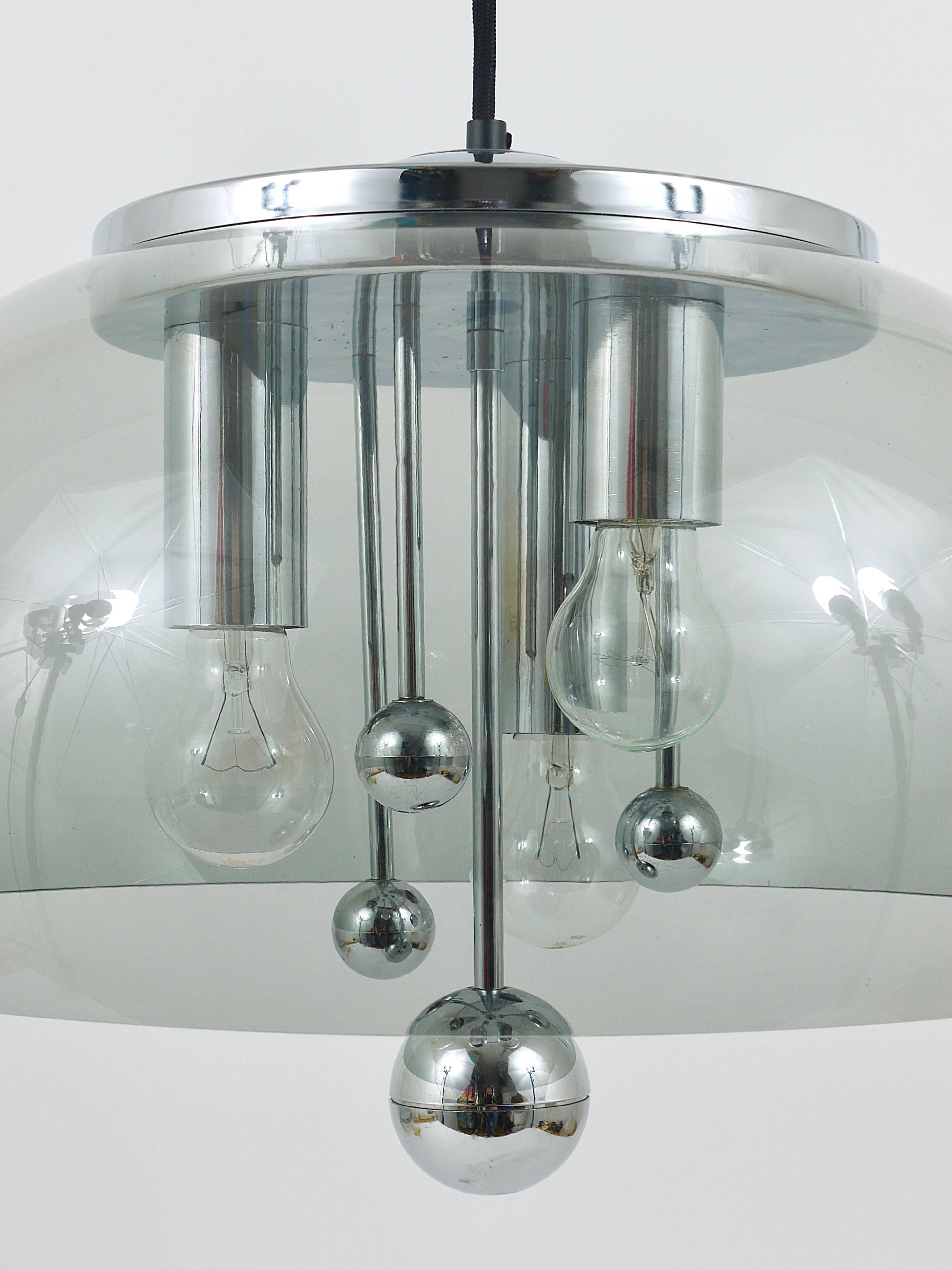 Lampe suspendue à globe de l'ère spatiale du milieu du siècle dernier avec sphères chromées, Allemagne, 1970 en vente 10