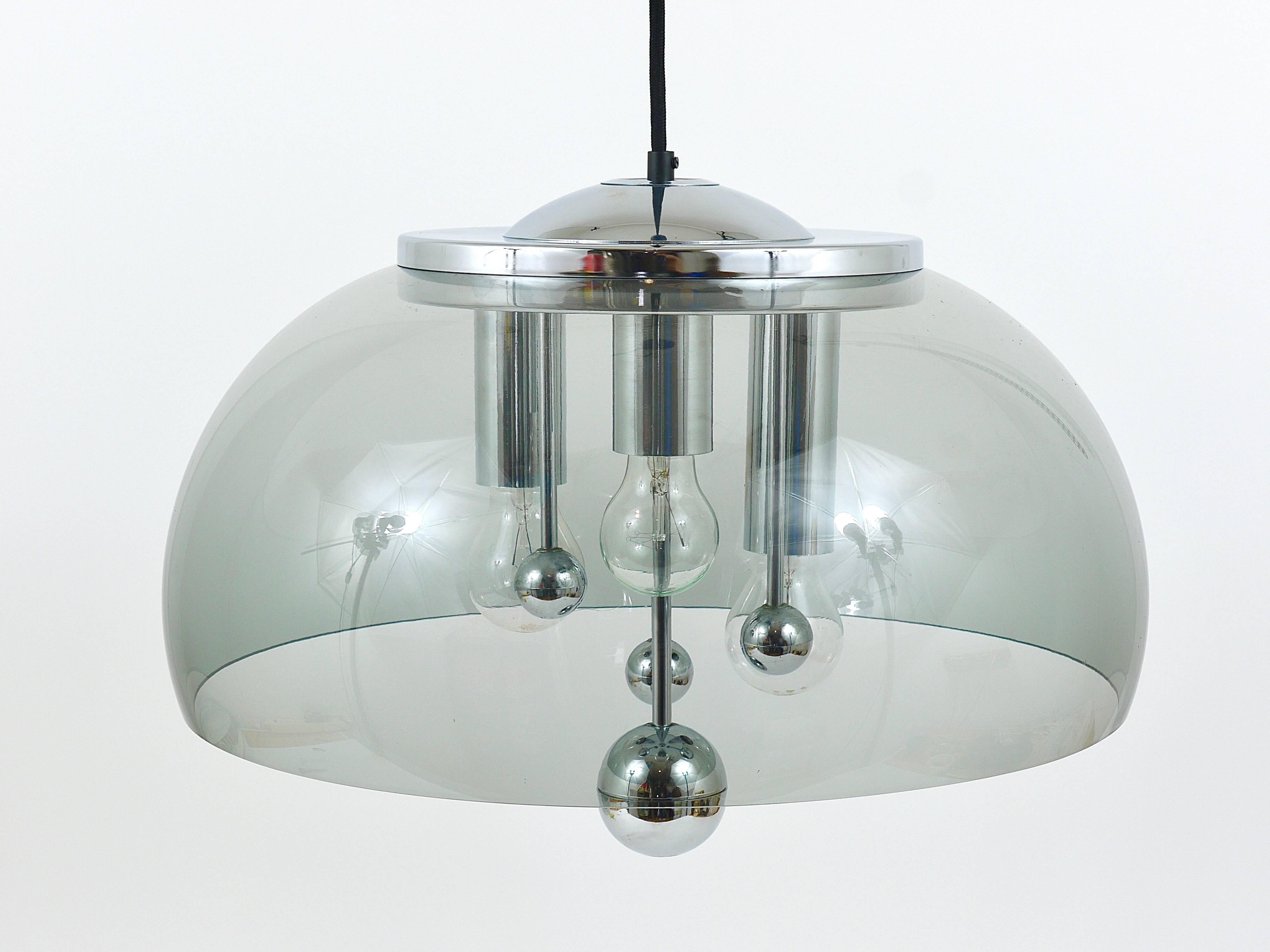 Midcentury Space Age Globe Pendant Lamp with Chromed Spheres, Germany, 1970s In Excellent Condition For Sale In Vienna, AT