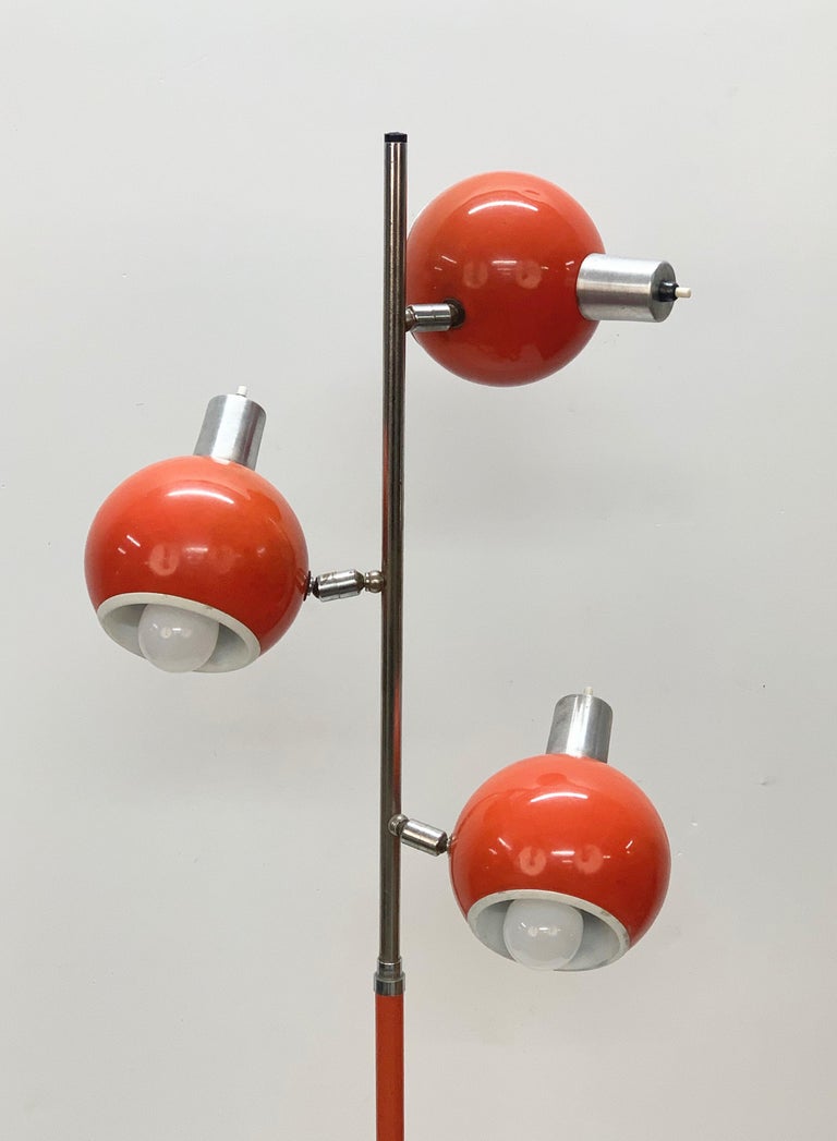 Italian Midcentury Space Age Lacquered Orange Aluminium Luci Italia Floor Lamp, 1970s For Sale