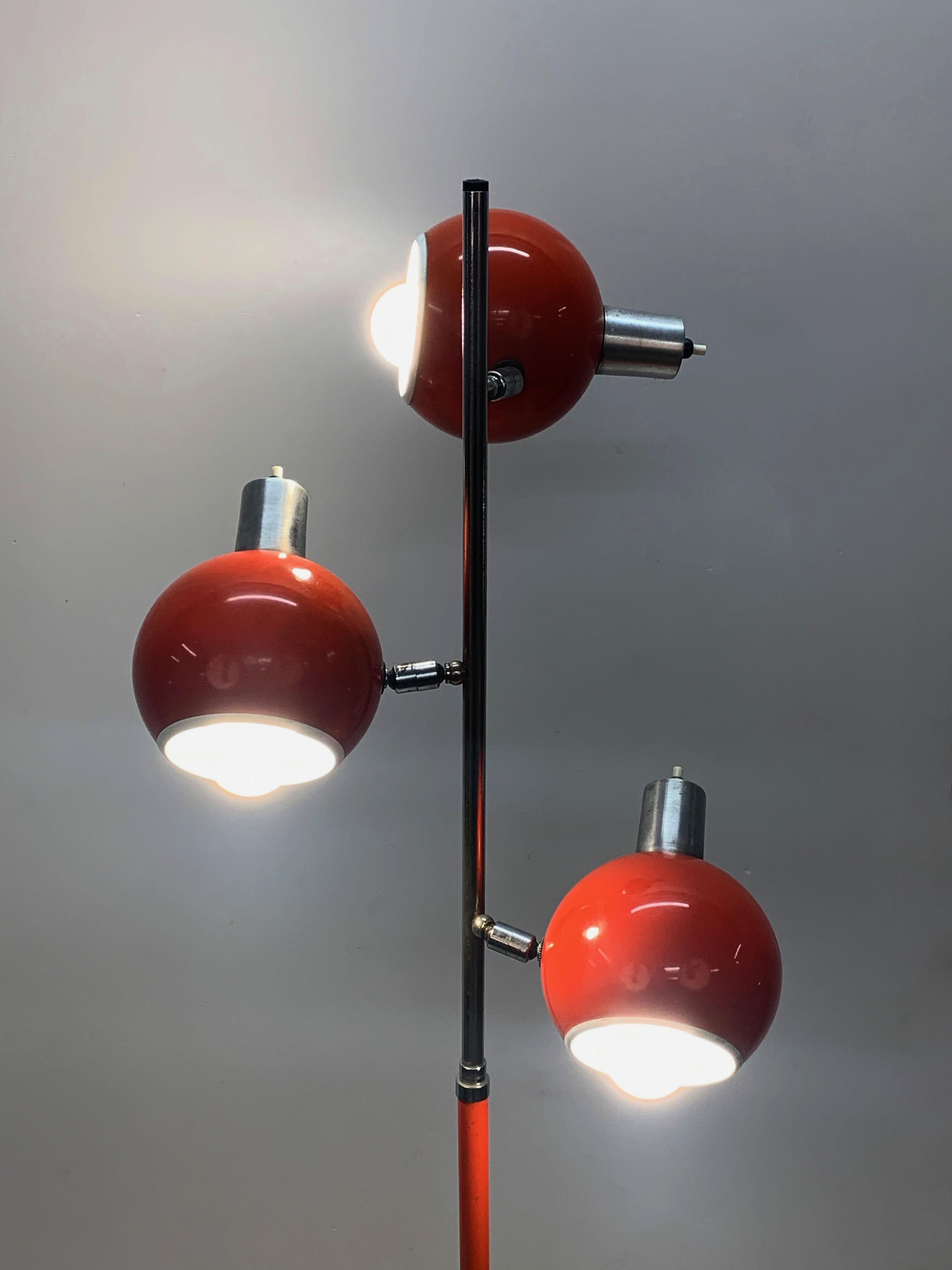 Italian Midcentury Space Age Lacquered Orange Aluminium Luci Italia Floor Lamp, 1970s