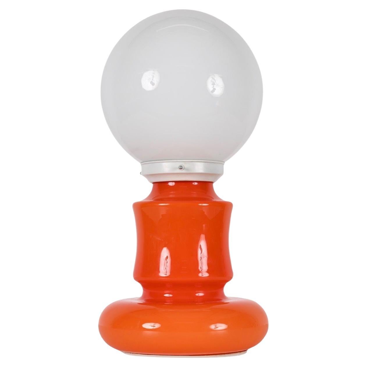 Lampe de bureau italienne de l'ère spatiale du milieu du siècle dernier en verre de Murano orange et blanc, 1970 