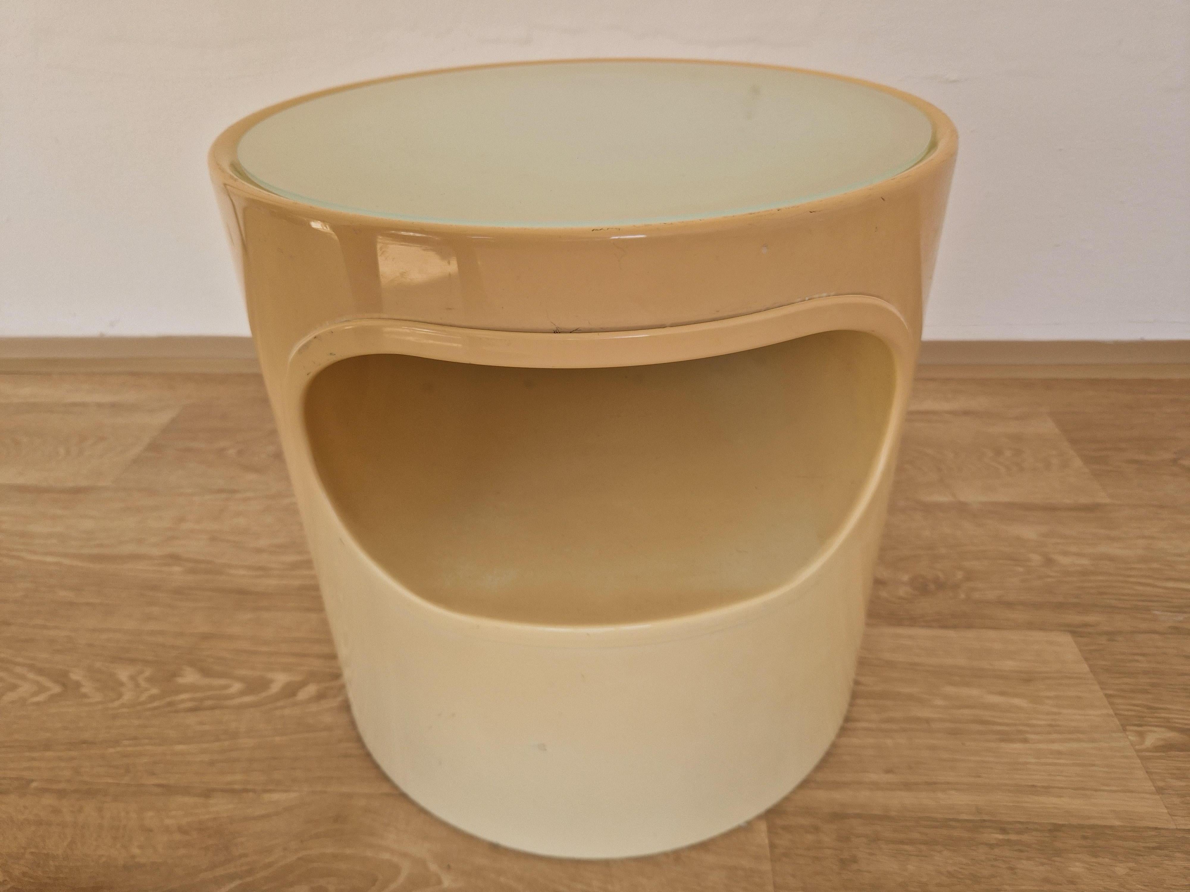 Midcentury Space Age Side Table Artemide, design Emma Gismondi, Italy, 1960s  For Sale 5