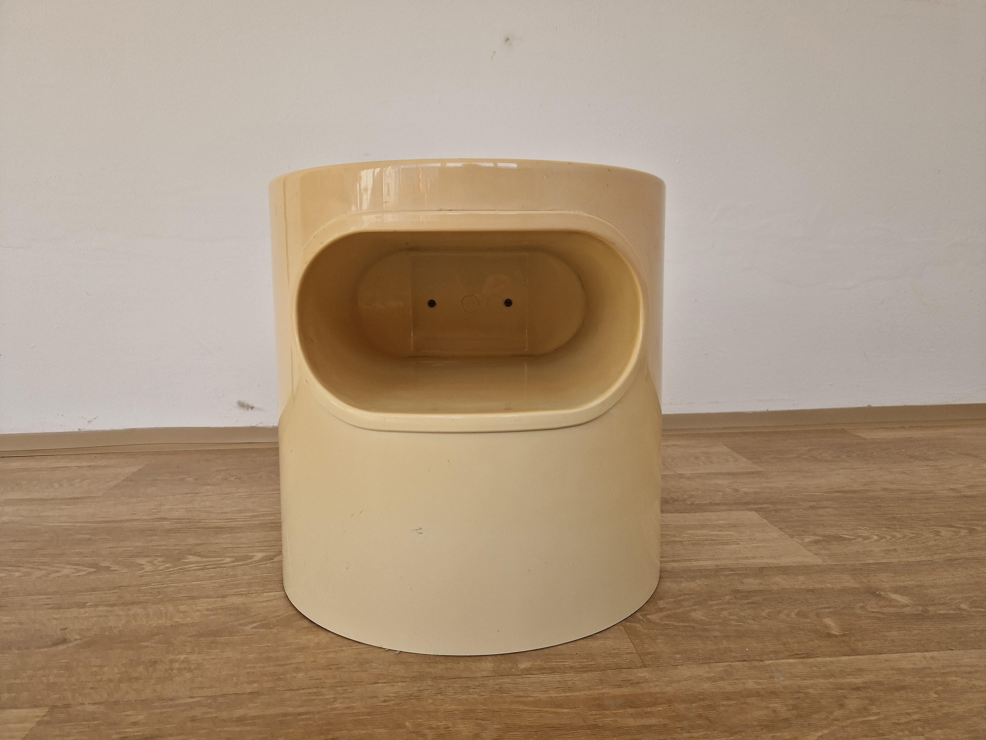 Midcentury Space Age Side Table Artemide, design Emma Gismondi, Italy, 1960s  For Sale 6