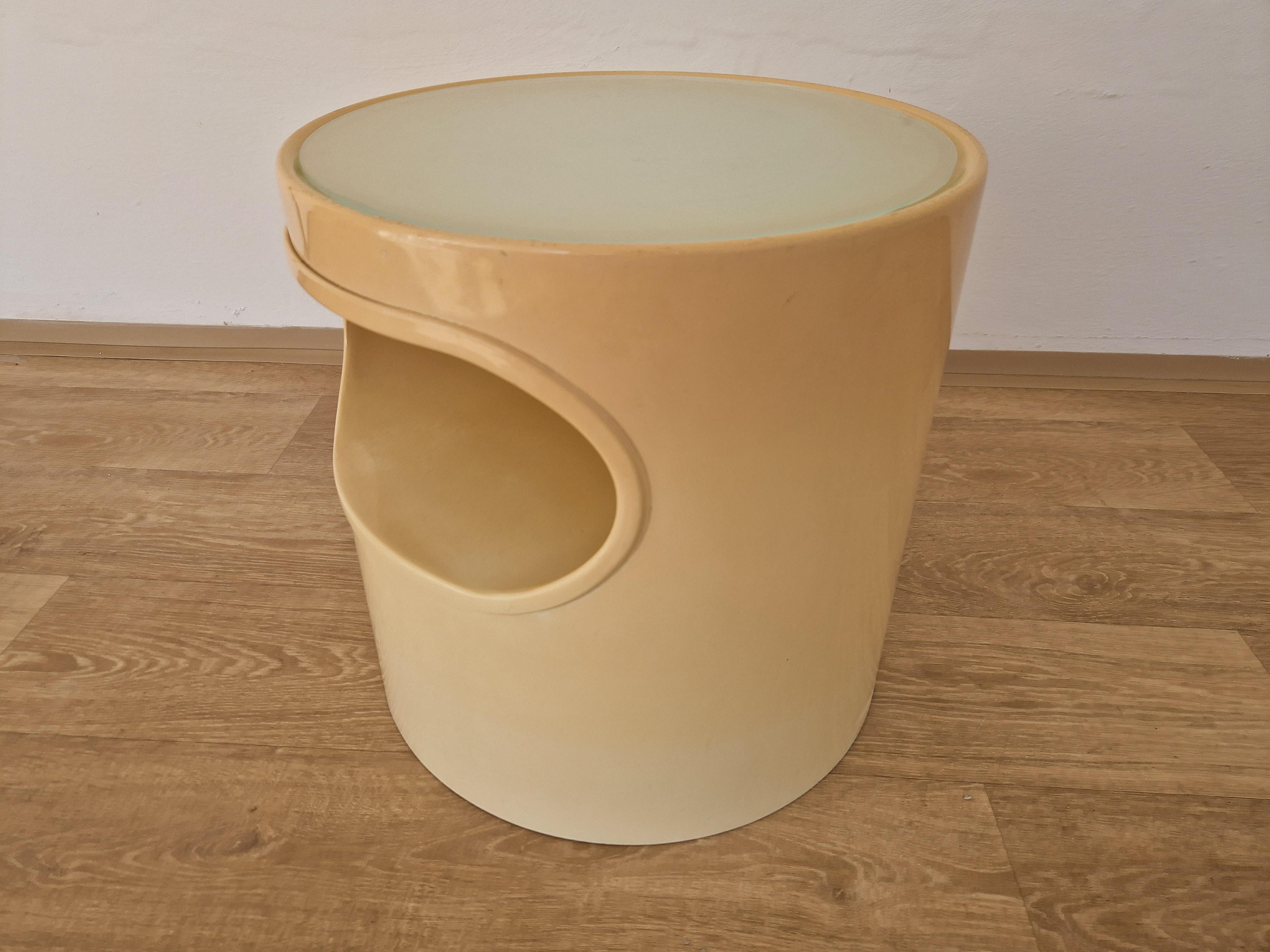 Midcentury Space Age Side Table Artemide, design Emma Gismondi, Italy, 1960s  For Sale 8