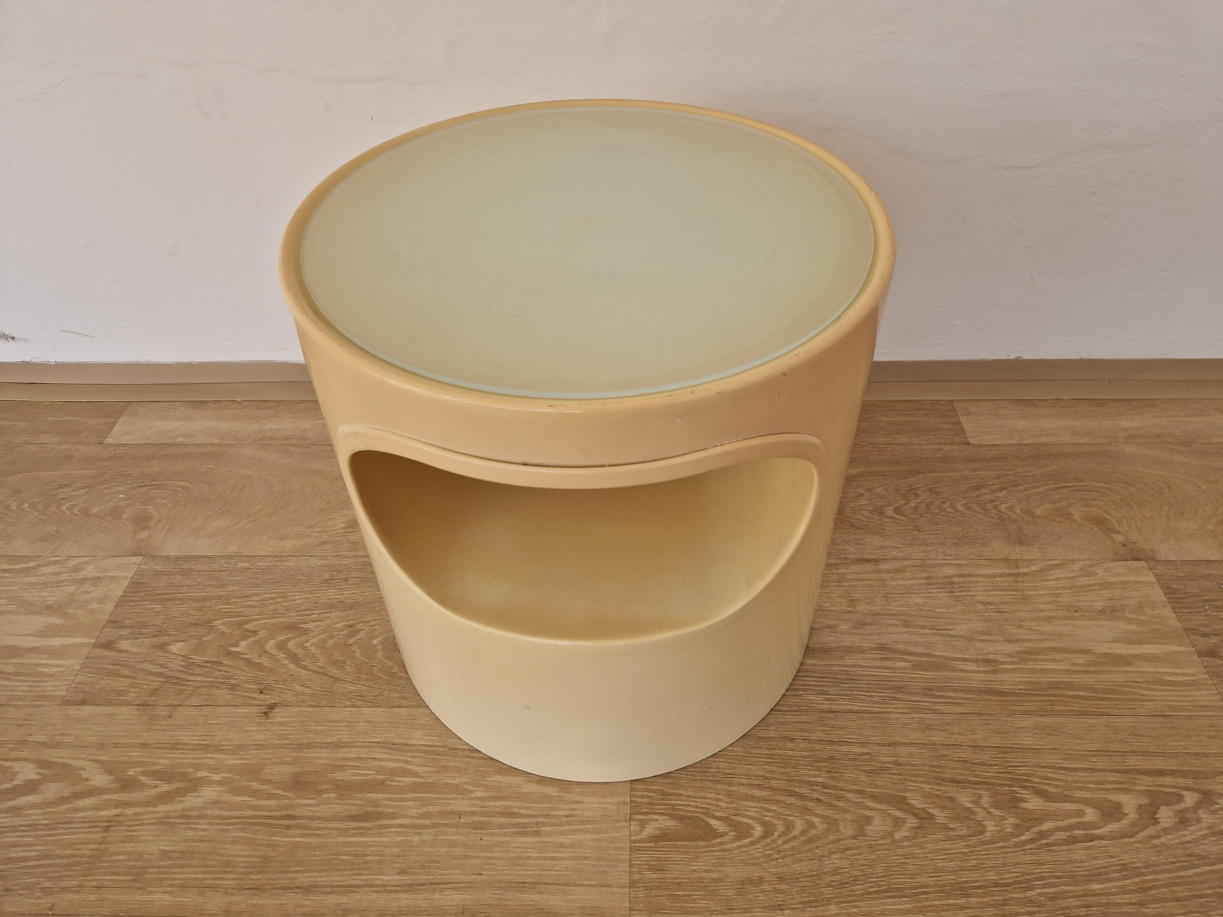 Mesa auxiliar Artemide Midcentury Space Age, diseño Emma Gismondi, Italia, años 60 en Bueno estado para la venta en Praha, CZ
