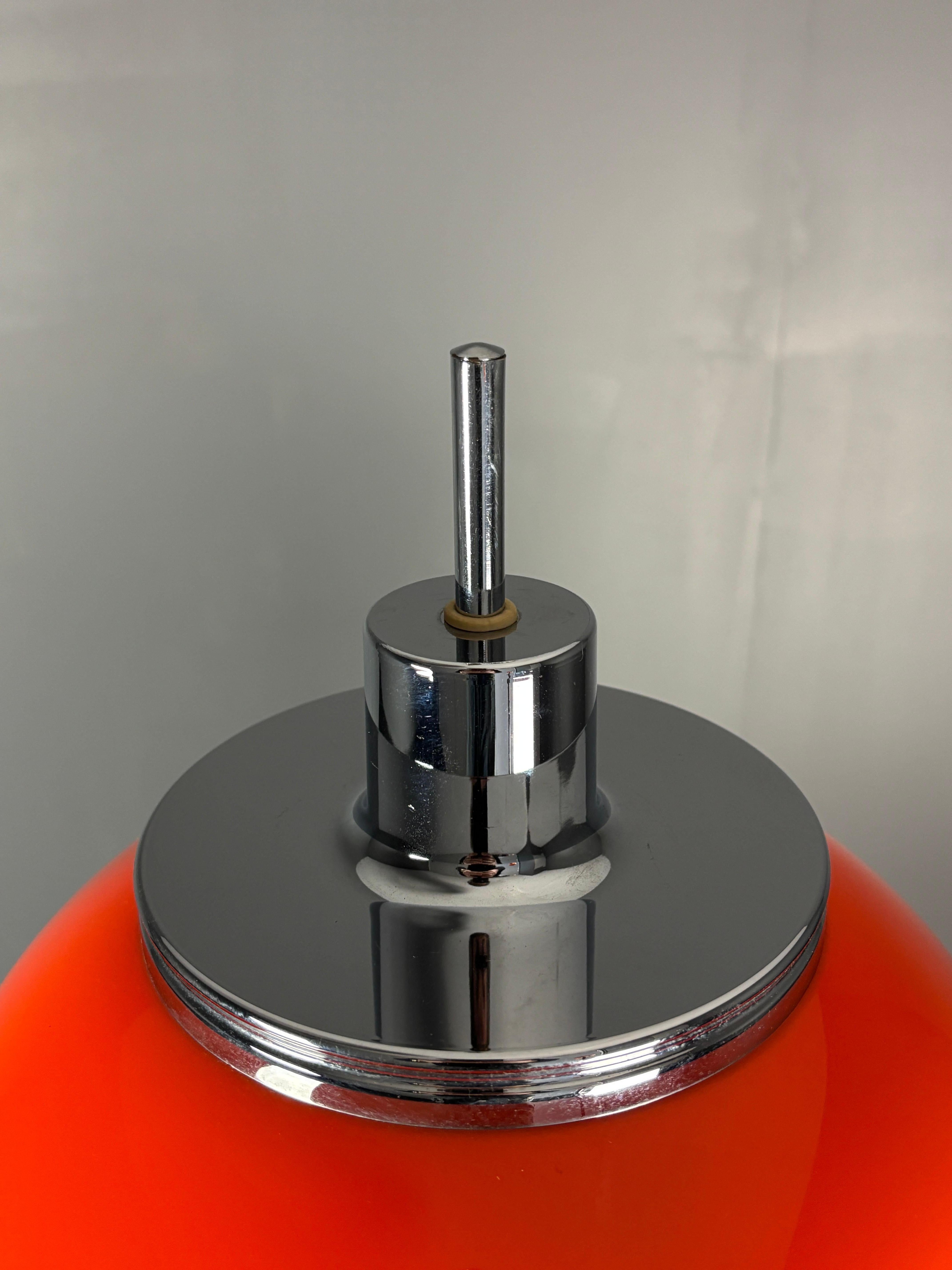 Metallo Lampada da tavolo del Midcentury Space Age di Luigi Massoni & Massoni per Guzzini, modello Faro, anni '70 in vendita