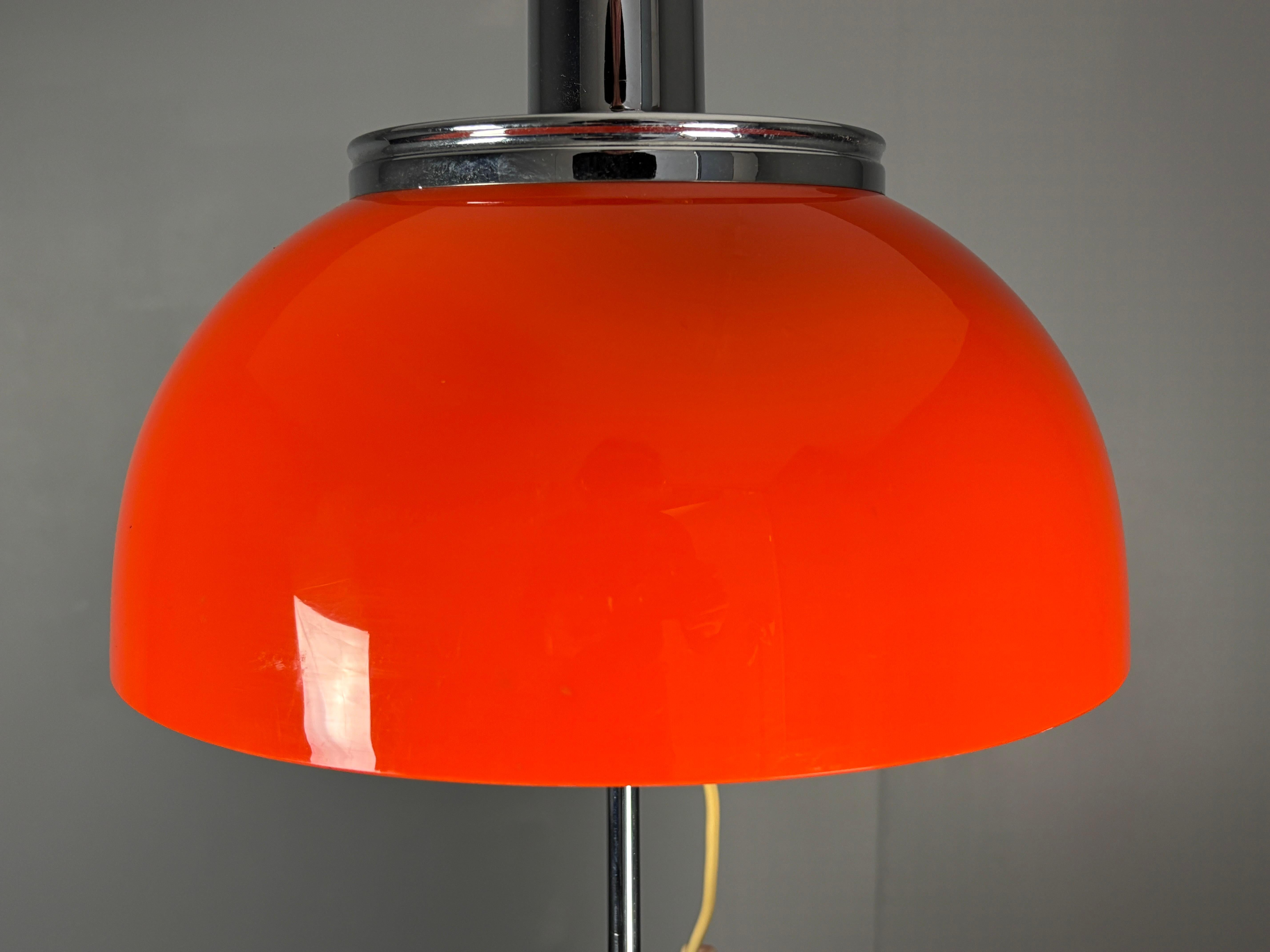 Lampada da tavolo del Midcentury Space Age di Luigi Massoni & Massoni per Guzzini, modello Faro, anni '70 in vendita 1