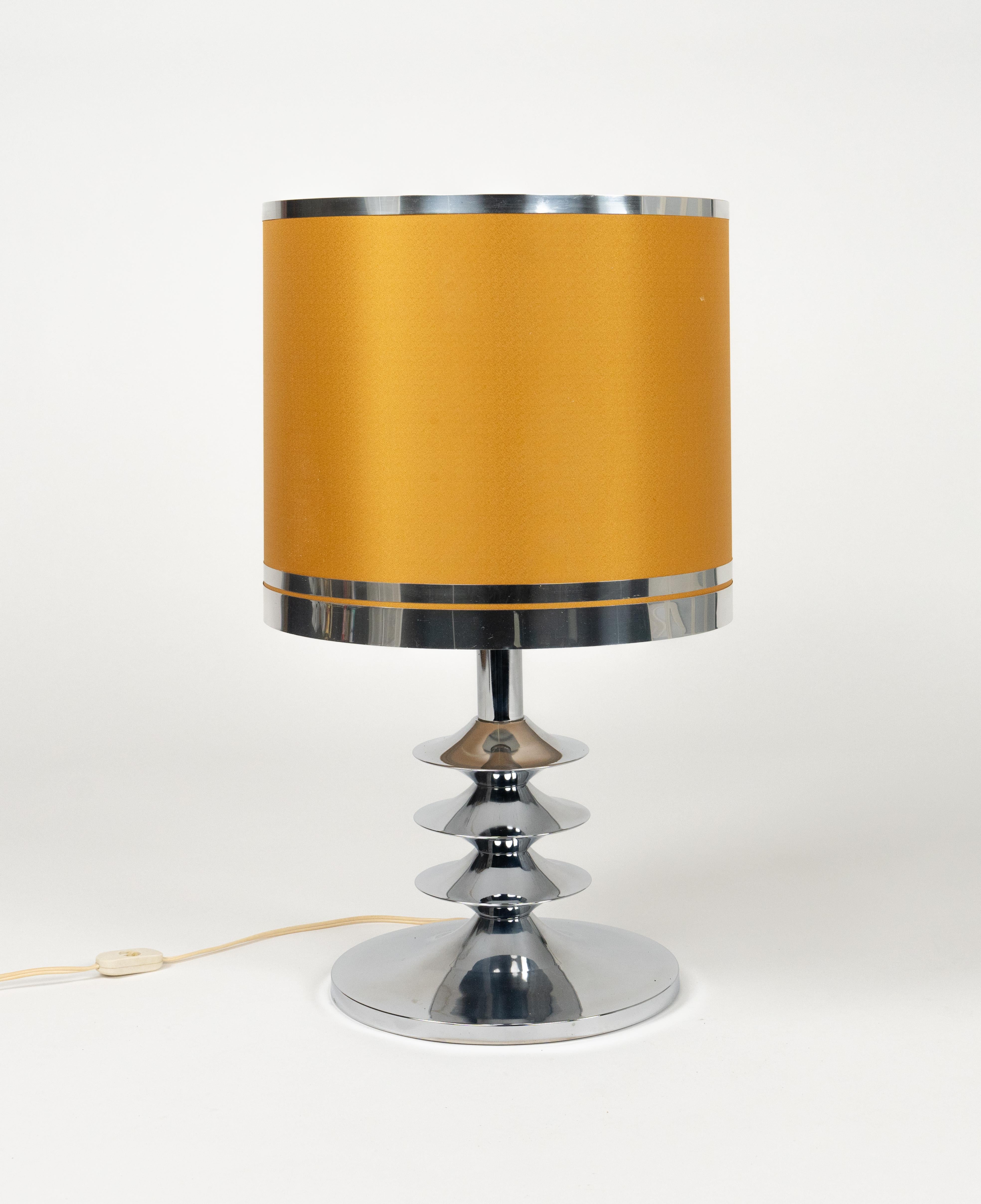 Métal Lampe de table de l'ère spatiale du milieu du siècle dernier en chrome et tissu, Italie 1970 en vente