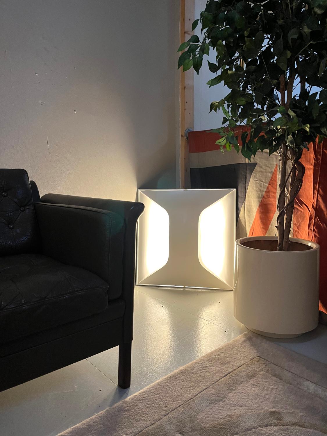 Midcentury Space Age White Oyster Panel Sconce Wall Floor Light Staff Leuchten 2