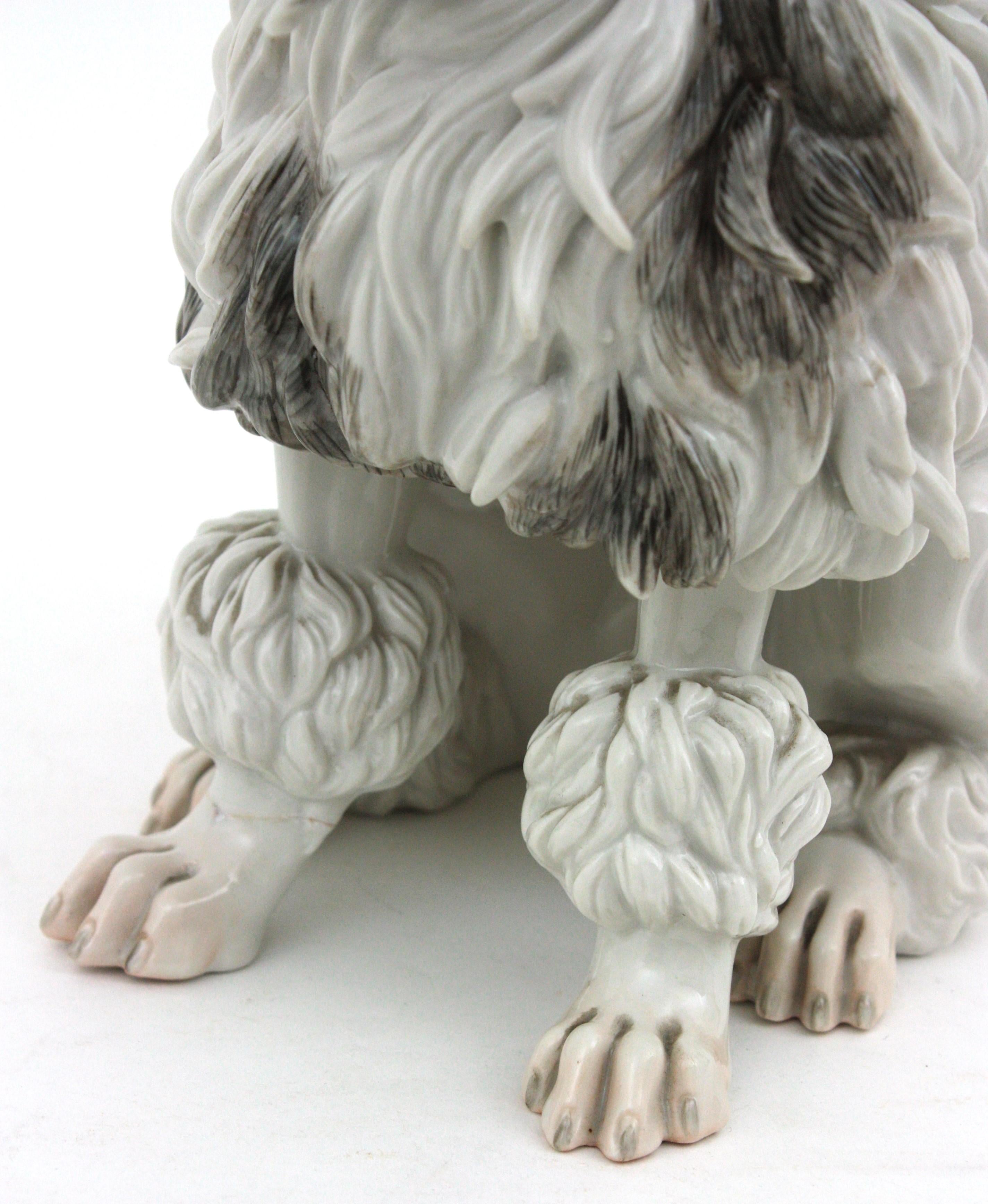 Grand chien caniche en porcelaine Algora d'Espagne du milieu du siècle dernier 7