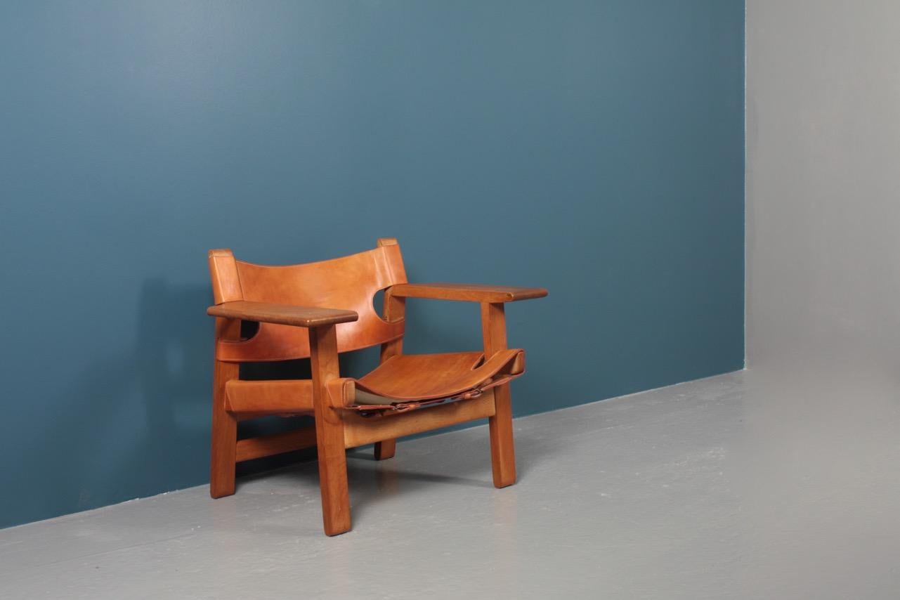 Midcentury Spanish Chair in Patinated Leather and Oak by Børge Mogensen, 1950s For Sale 1