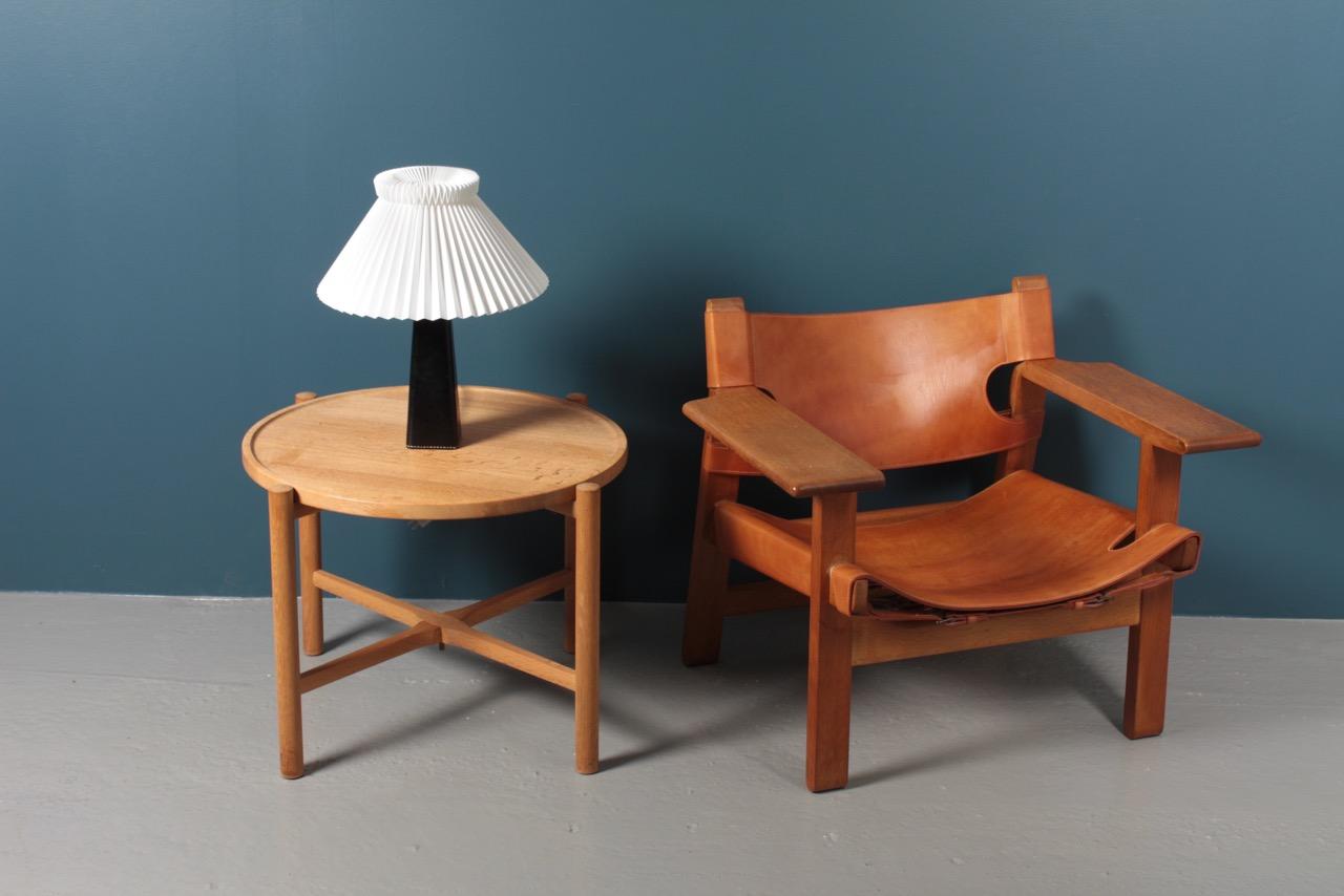 Midcentury Spanish Chair in Patinated Leather and Oak by Børge Mogensen, 1950s In Good Condition For Sale In Lejre, DK