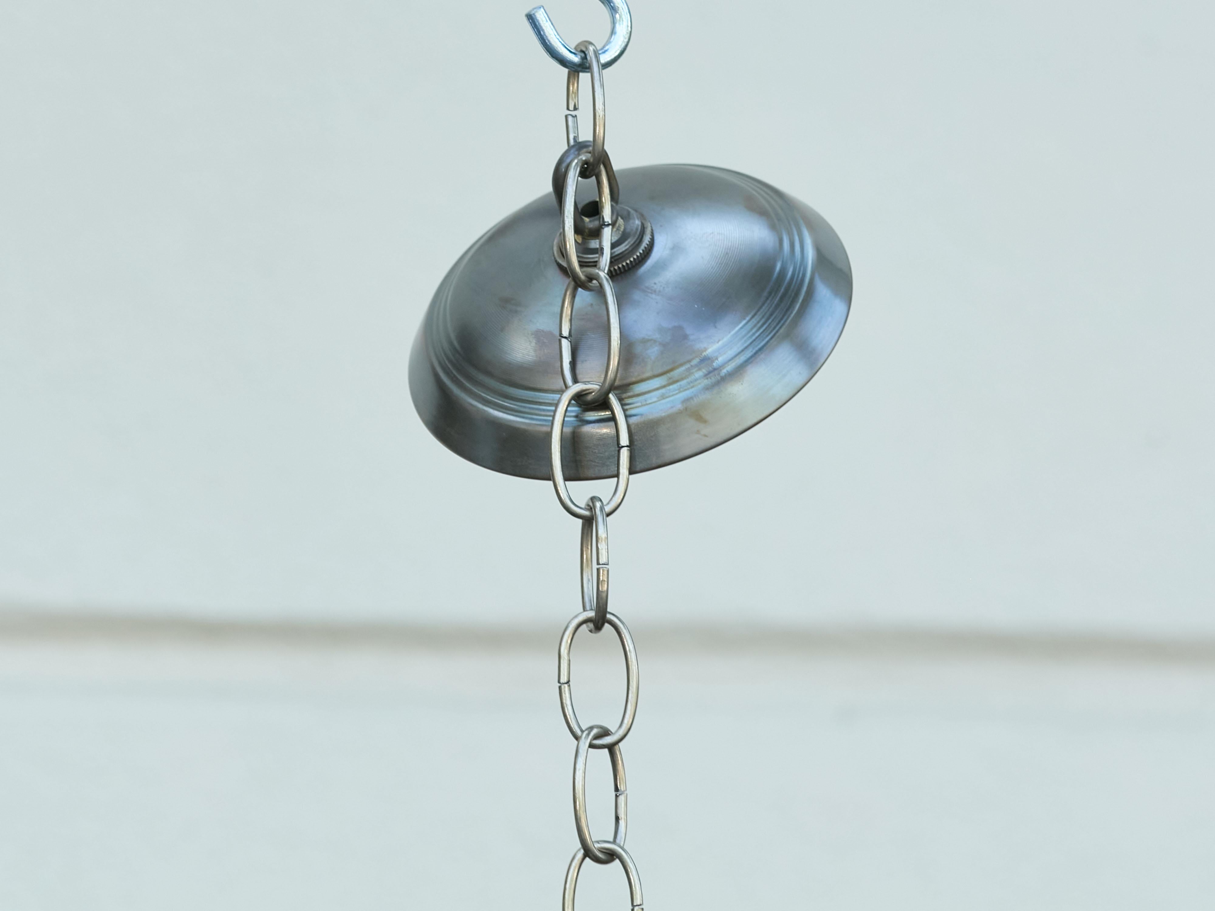 Spagnolo Lampadario a corona semi-flush in metallo dorato di metà secolo con fogliame curvo in vendita