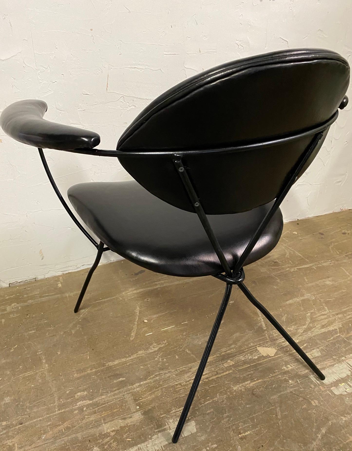 Midcentury Spider Leg Leather Arm Chair In Good Condition For Sale In Sheffield, MA