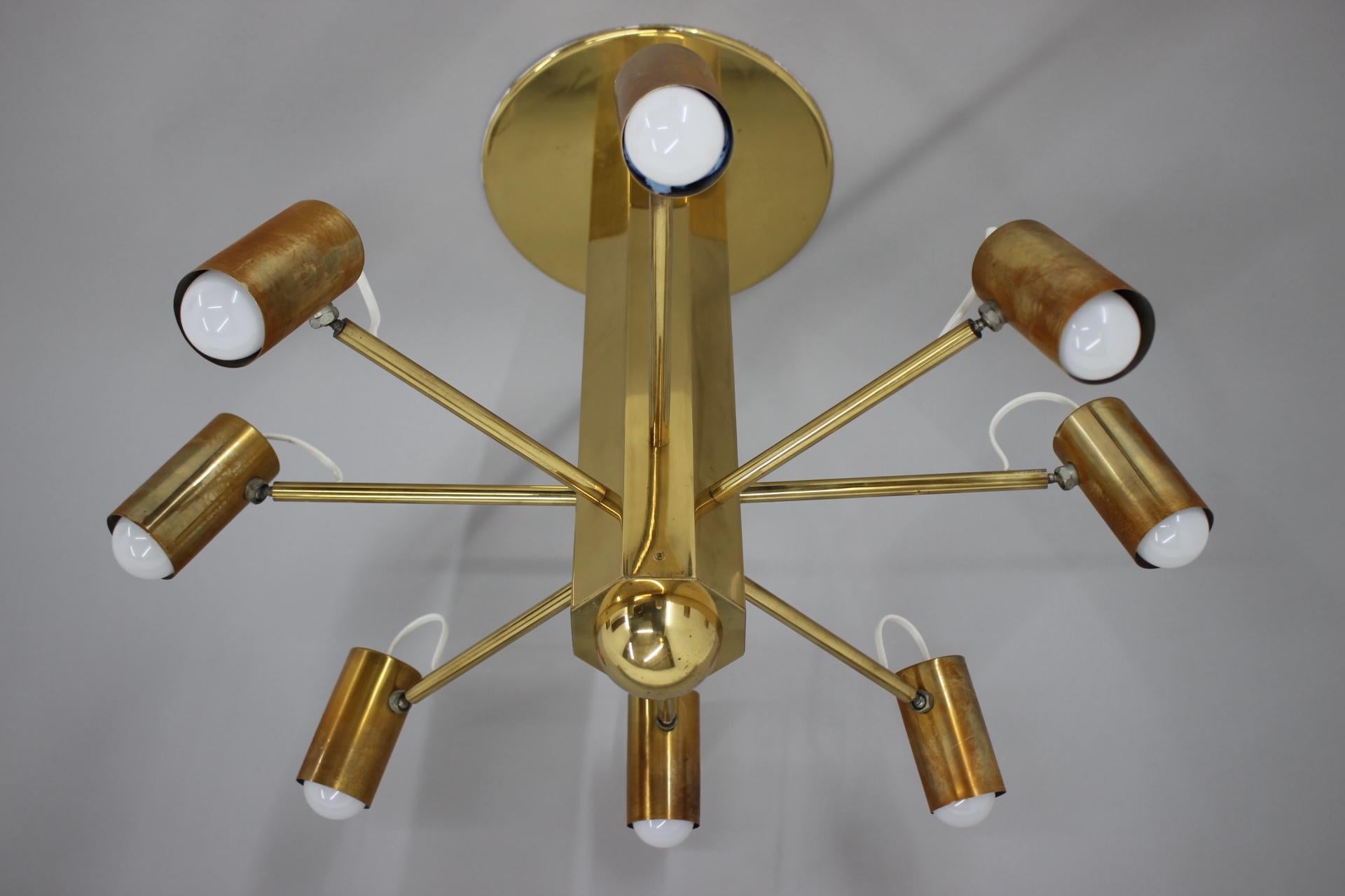 - circa anni '70
- originale e in ottime condizioni, lucidato
- parti di lampadine regolabili
jr.