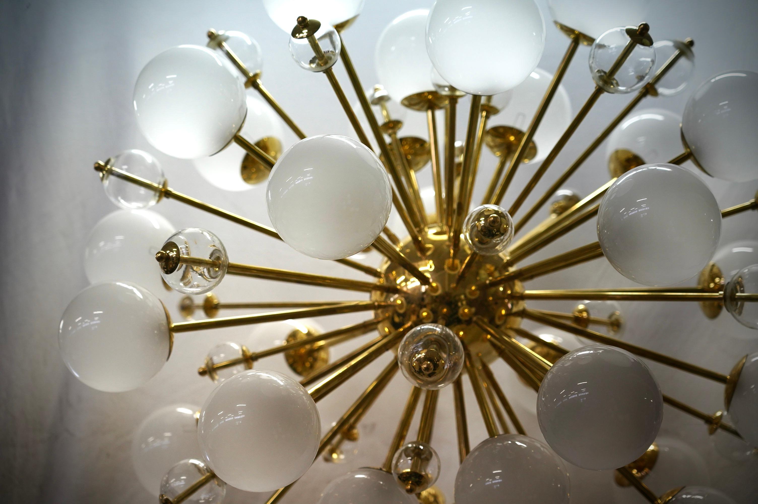 Italian Midcentury Sputnik Spherical Glass and Brass Chandelier, 2000 For Sale