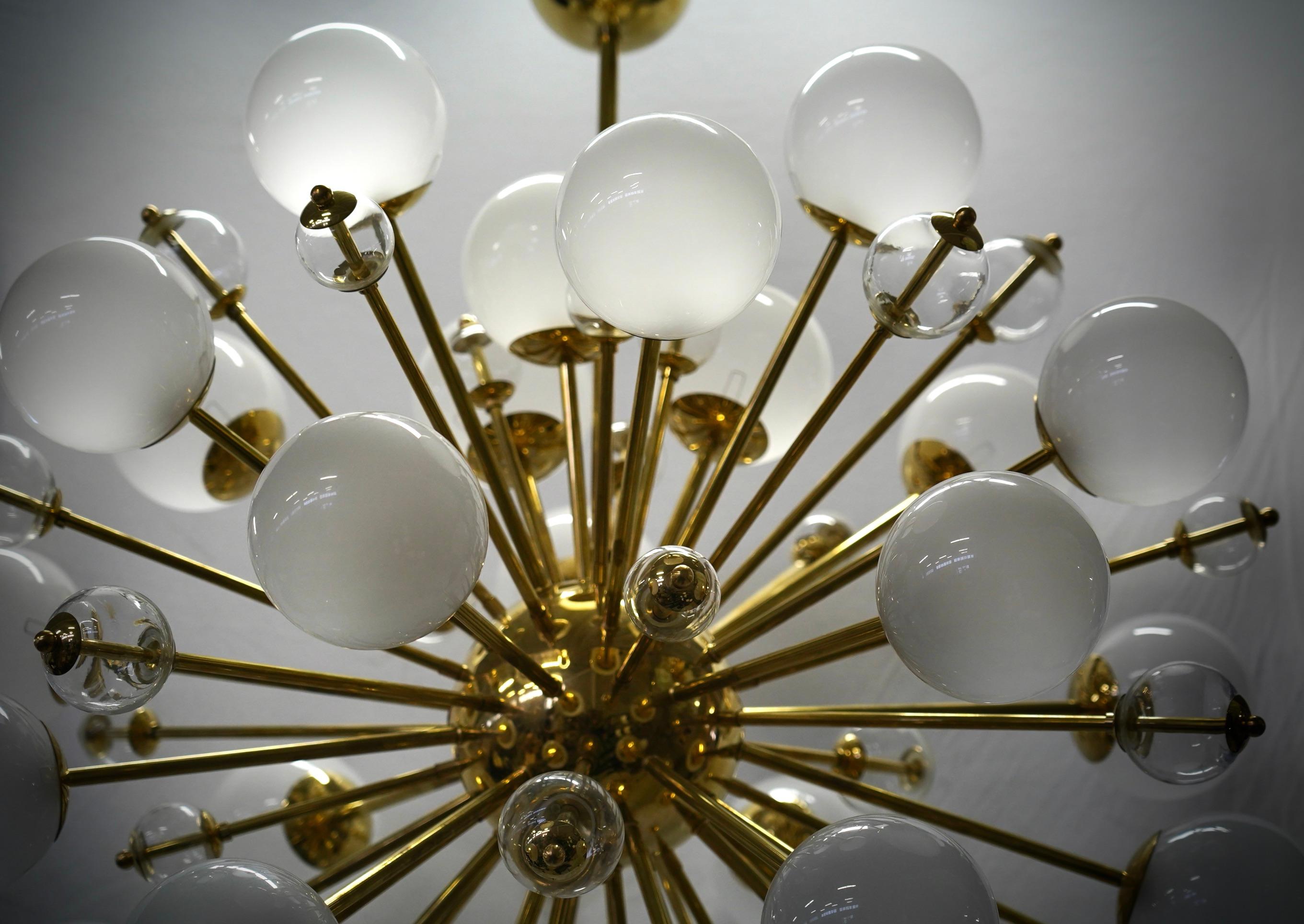 Contemporary Midcentury Sputnik Spherical Glass and Brass Chandelier, 2000 For Sale