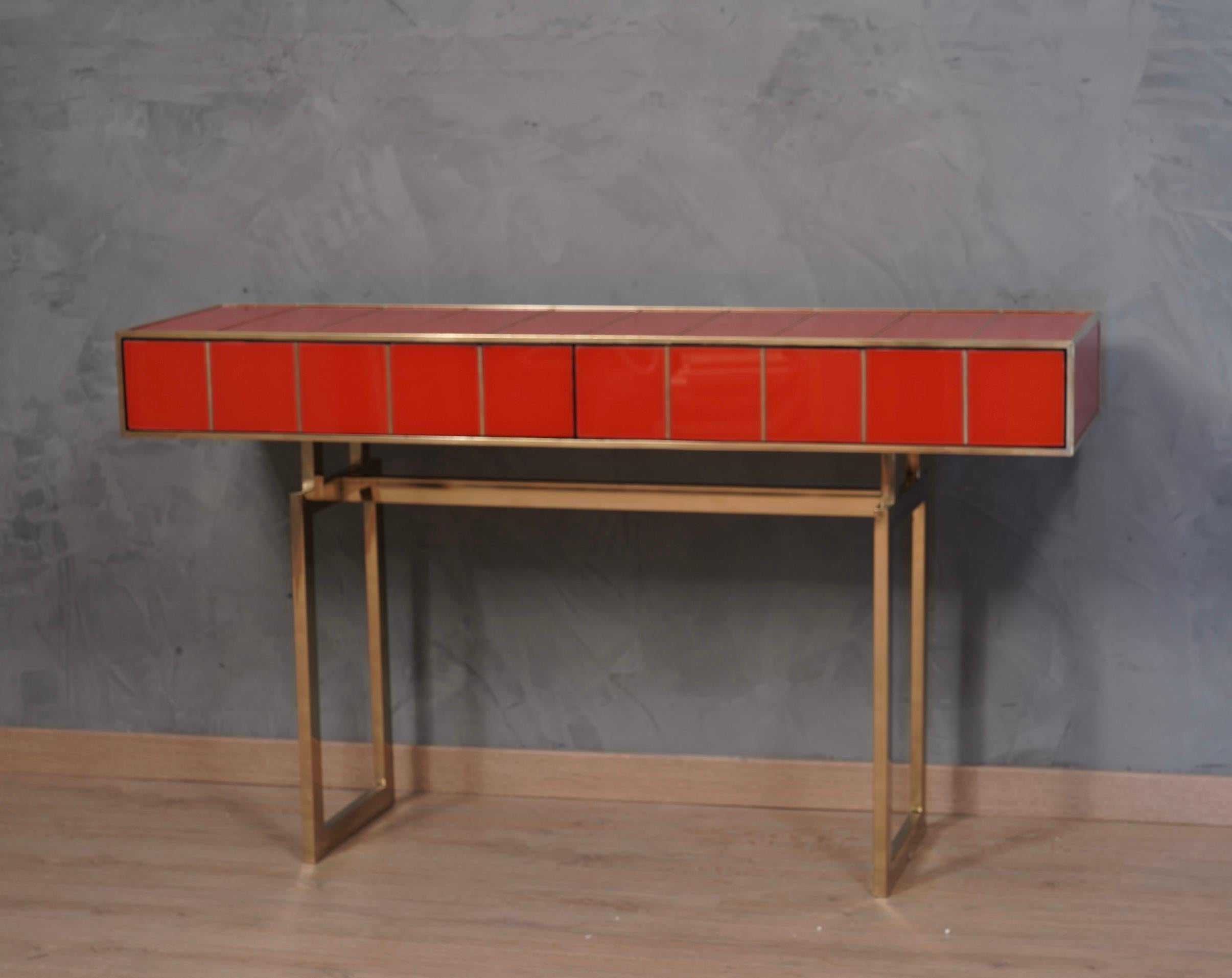 MidCentury Square Red Color Glass and Brass Console Table, 1980 In Good Condition In Rome, IT