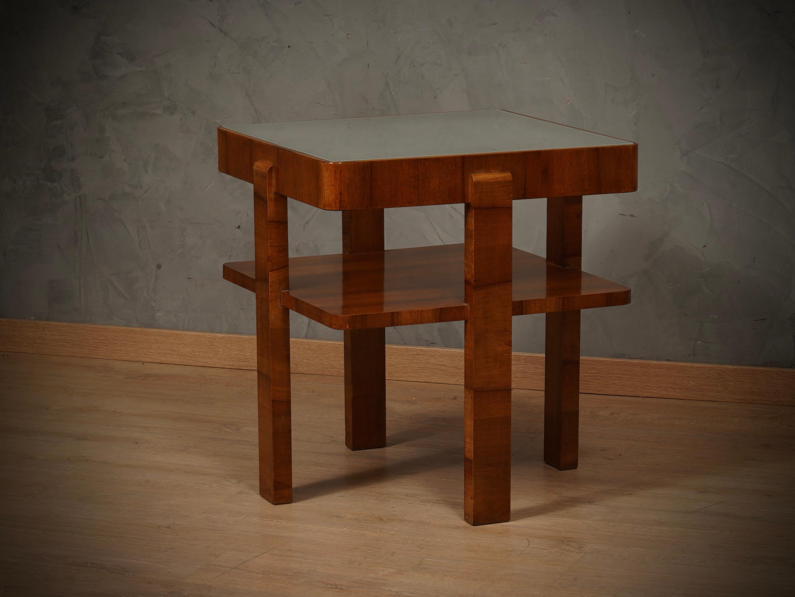 Quadratischer Mid-Century-Spiel-Sofa-Beistelltisch aus Nussbaumholz, 1960 (Moderne der Mitte des Jahrhunderts)