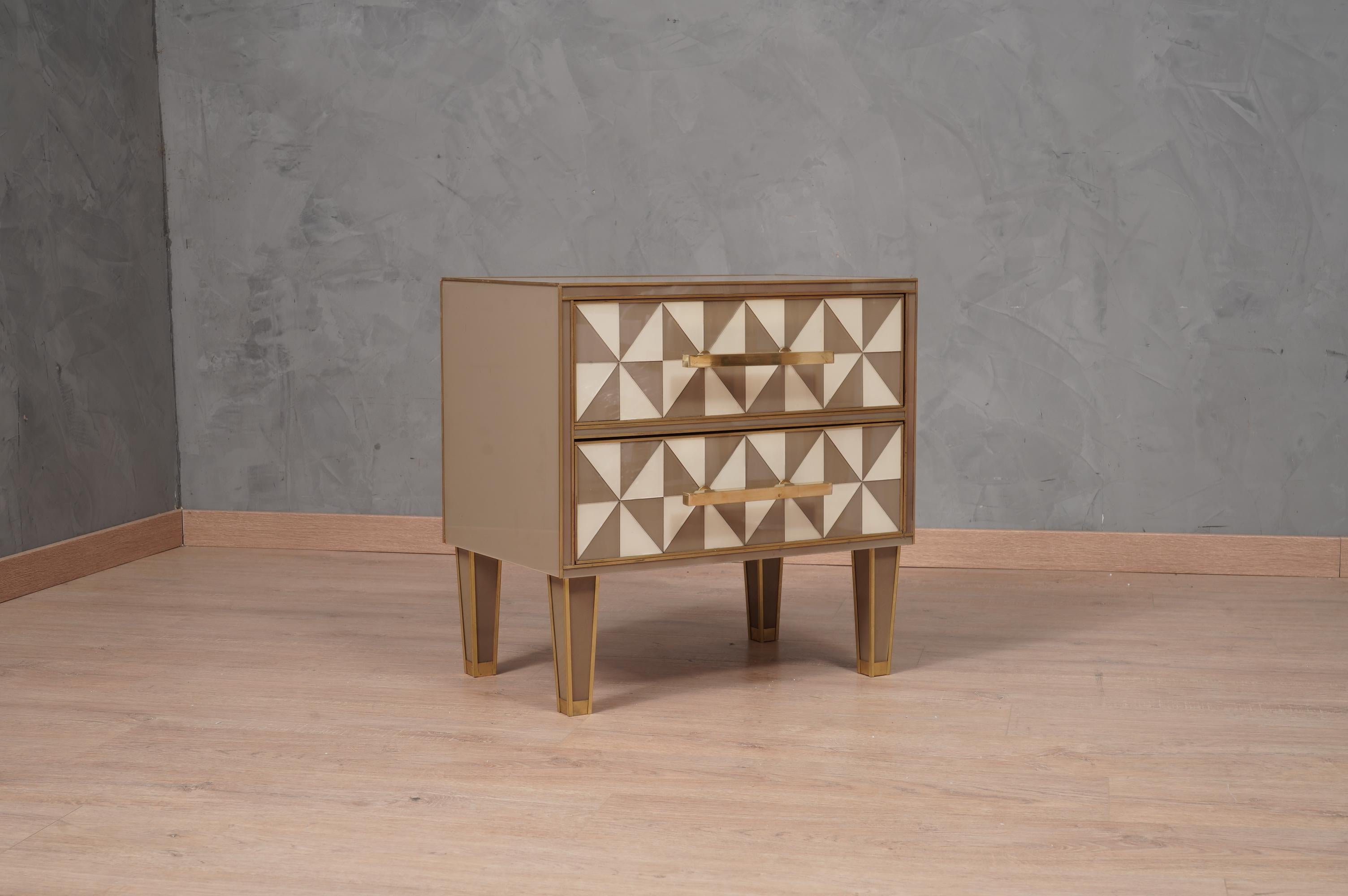 MidCentury Square White and Dove-Gray Color Glass and Brass Night Stand, 2020 In Good Condition For Sale In Rome, IT