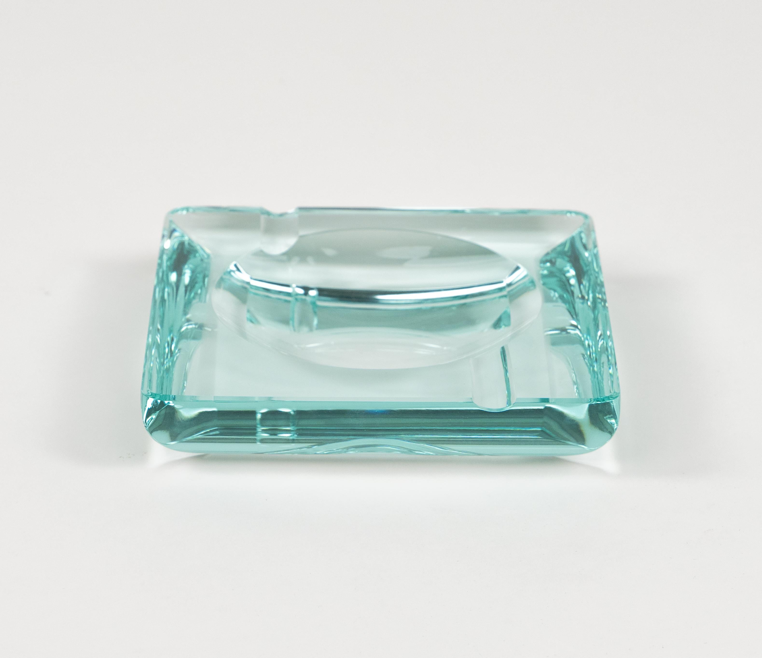 Cenicero cuadrado de mediados de siglo Estilo Fontana Arte, cristal verde, Italia Años 70 Italiano en venta