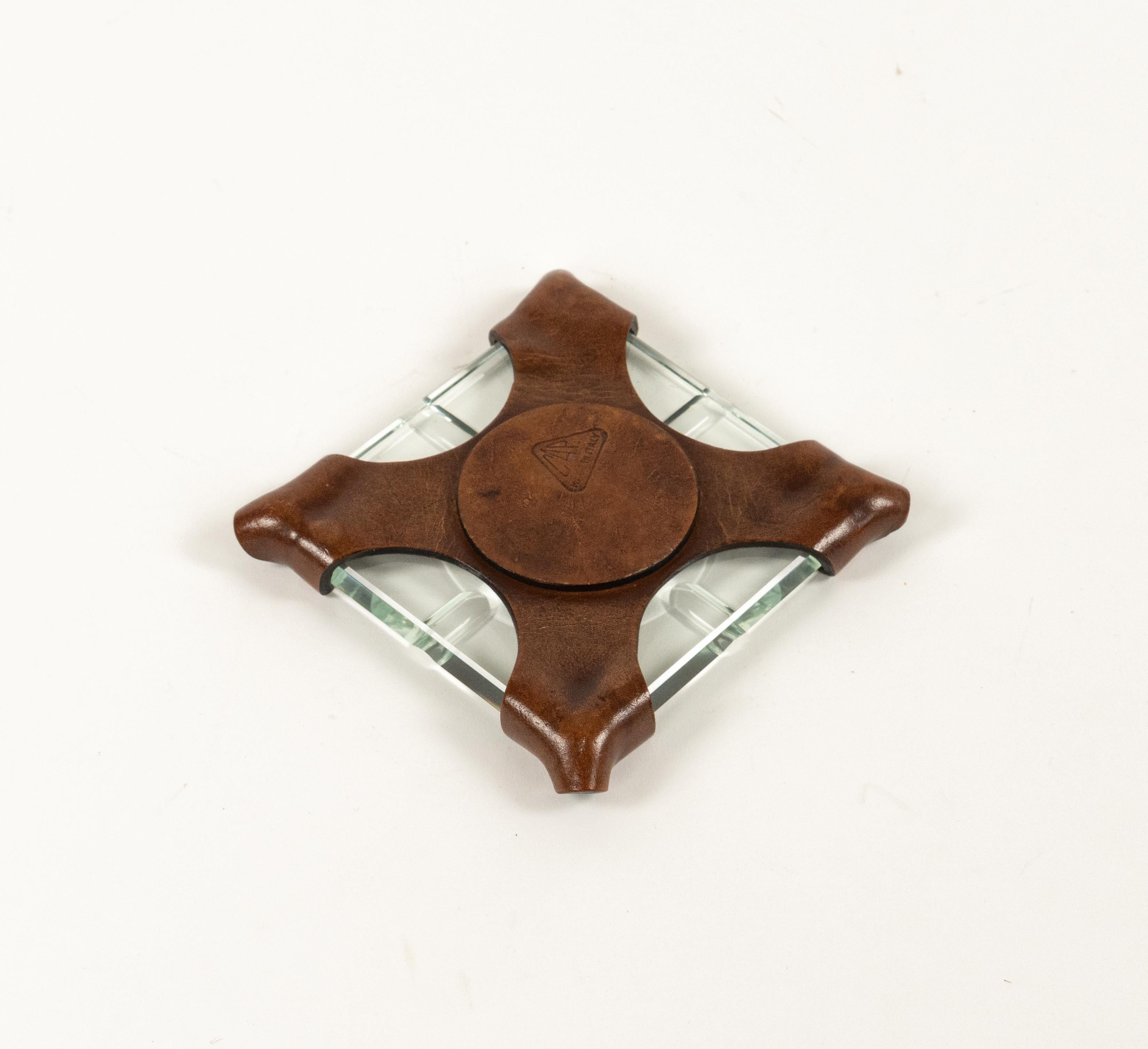 Midcentury Squared Ashtray in Leather and Glass by CAP, Italy 1970s For Sale 4