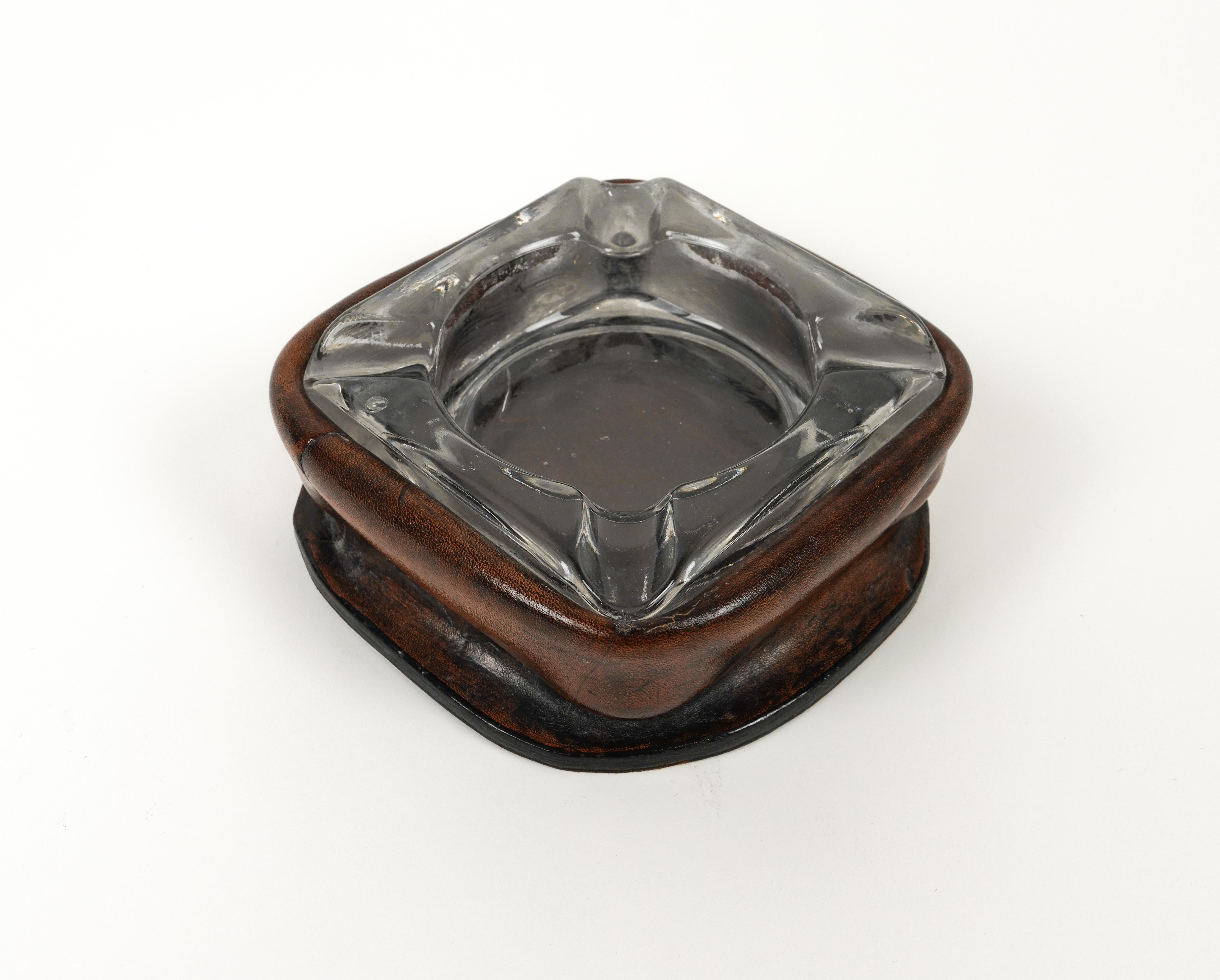 Midcentury Squared Ashtray in Leather and Glass Jacques Adnet Style, Italy 1970s For Sale 5