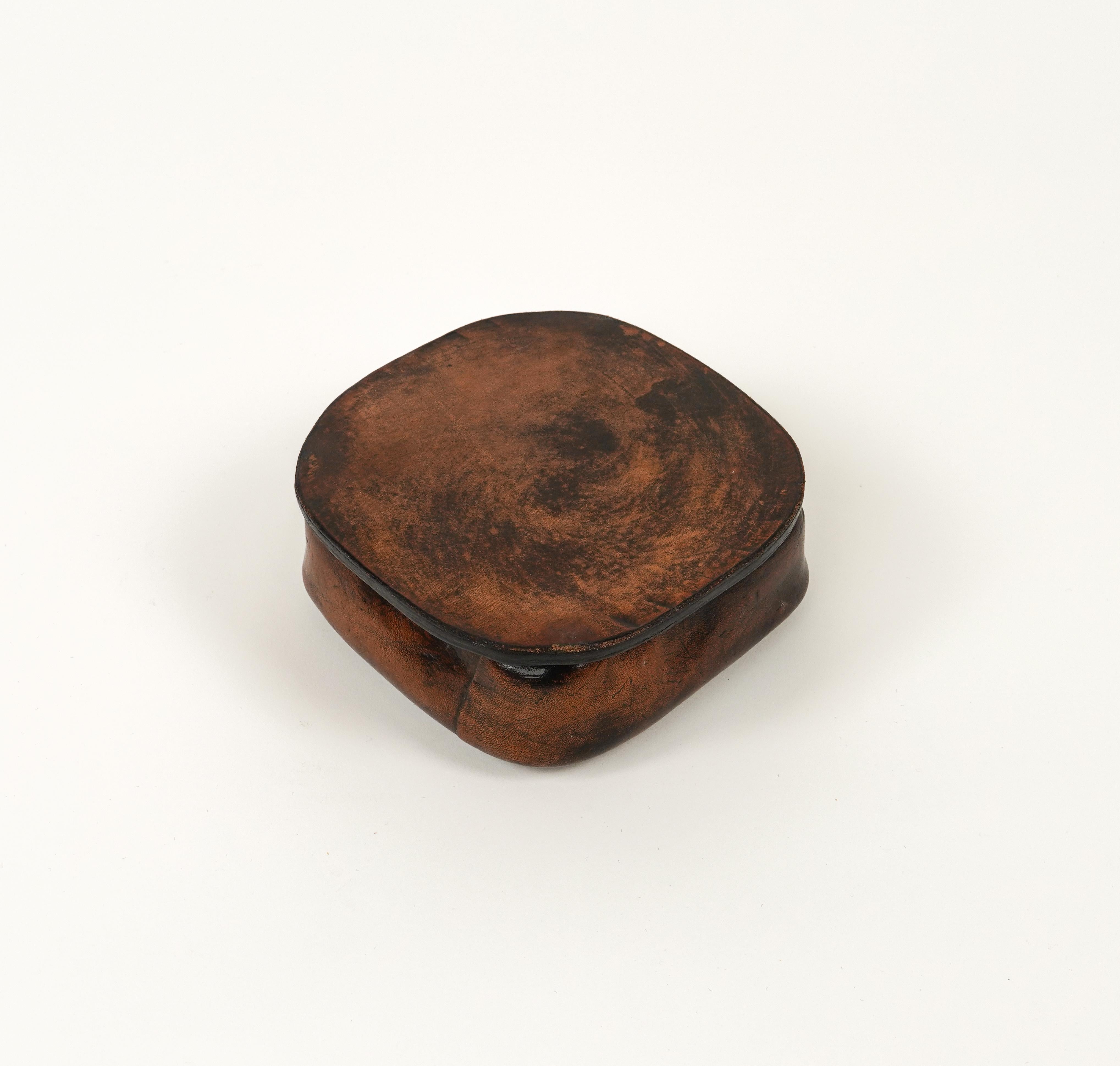 Midcentury Squared Ashtray in Leather and Glass Jacques Adnet Style, Italy 1970s For Sale 9