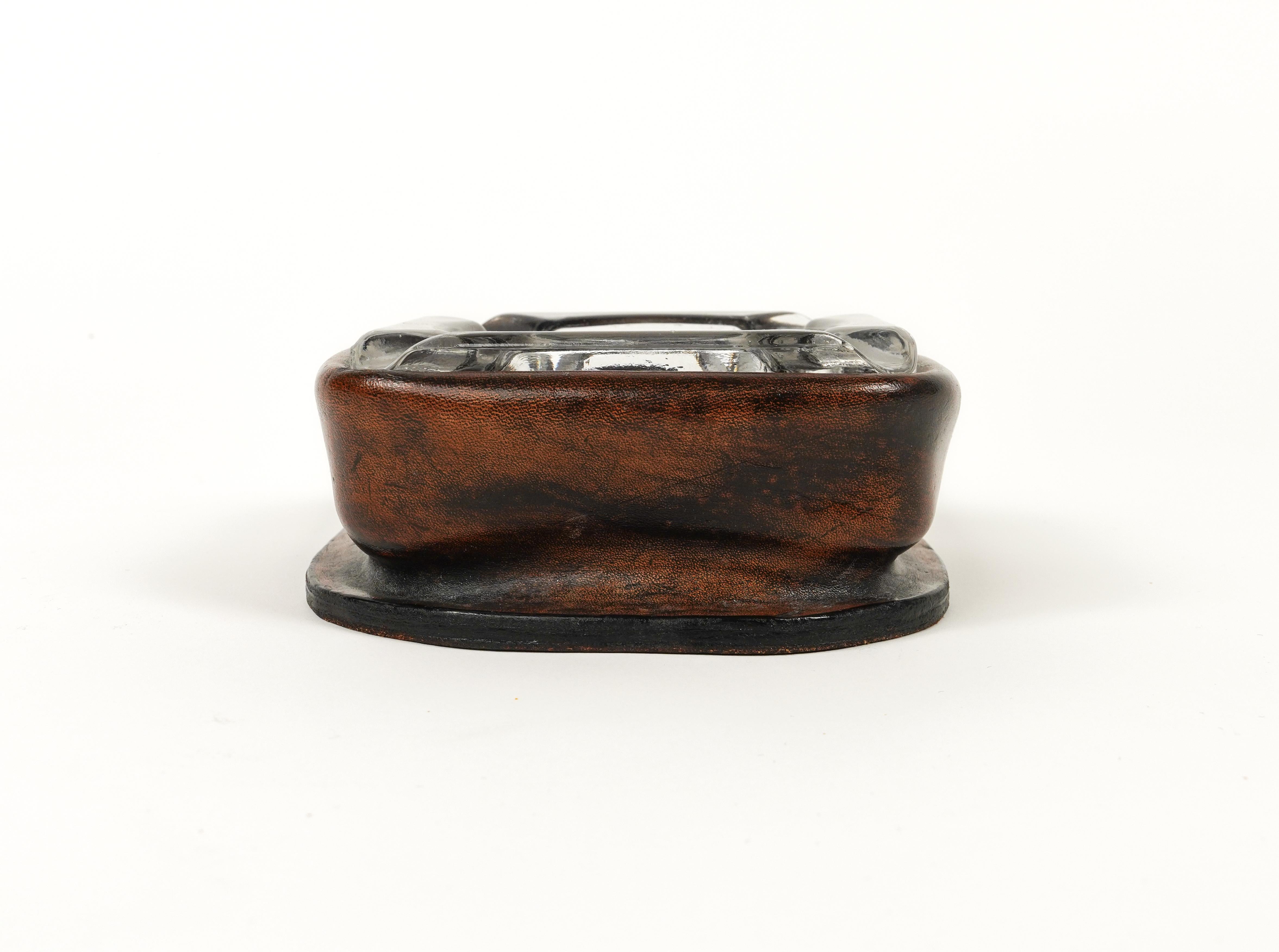 Midcentury Squared Ashtray in Leather and Glass Jacques Adnet Style, Italy 1970s For Sale 1