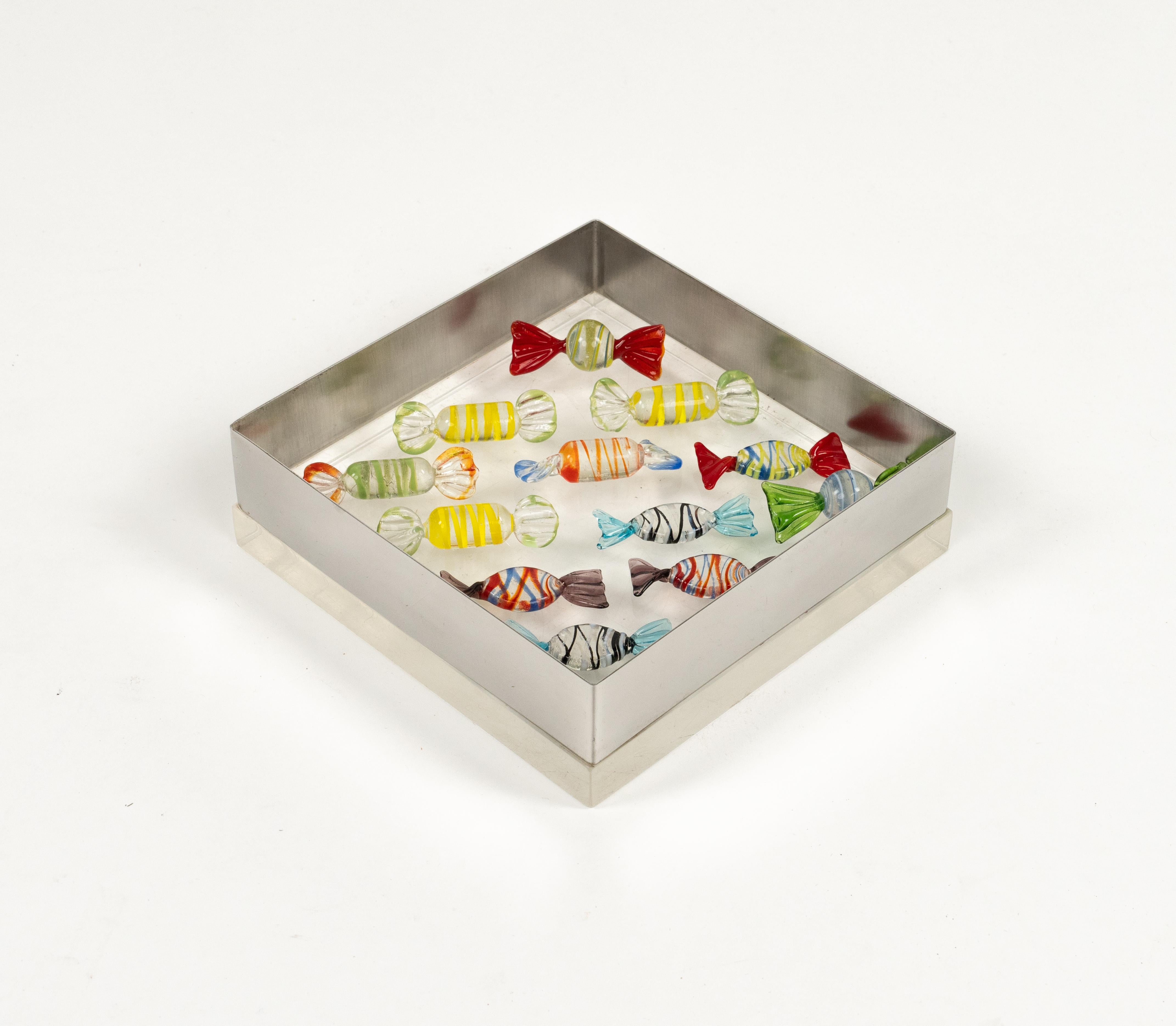 Caja decorativa cuadrada de mediados de siglo en lucita y cromo, Italia Años 70 en venta 7