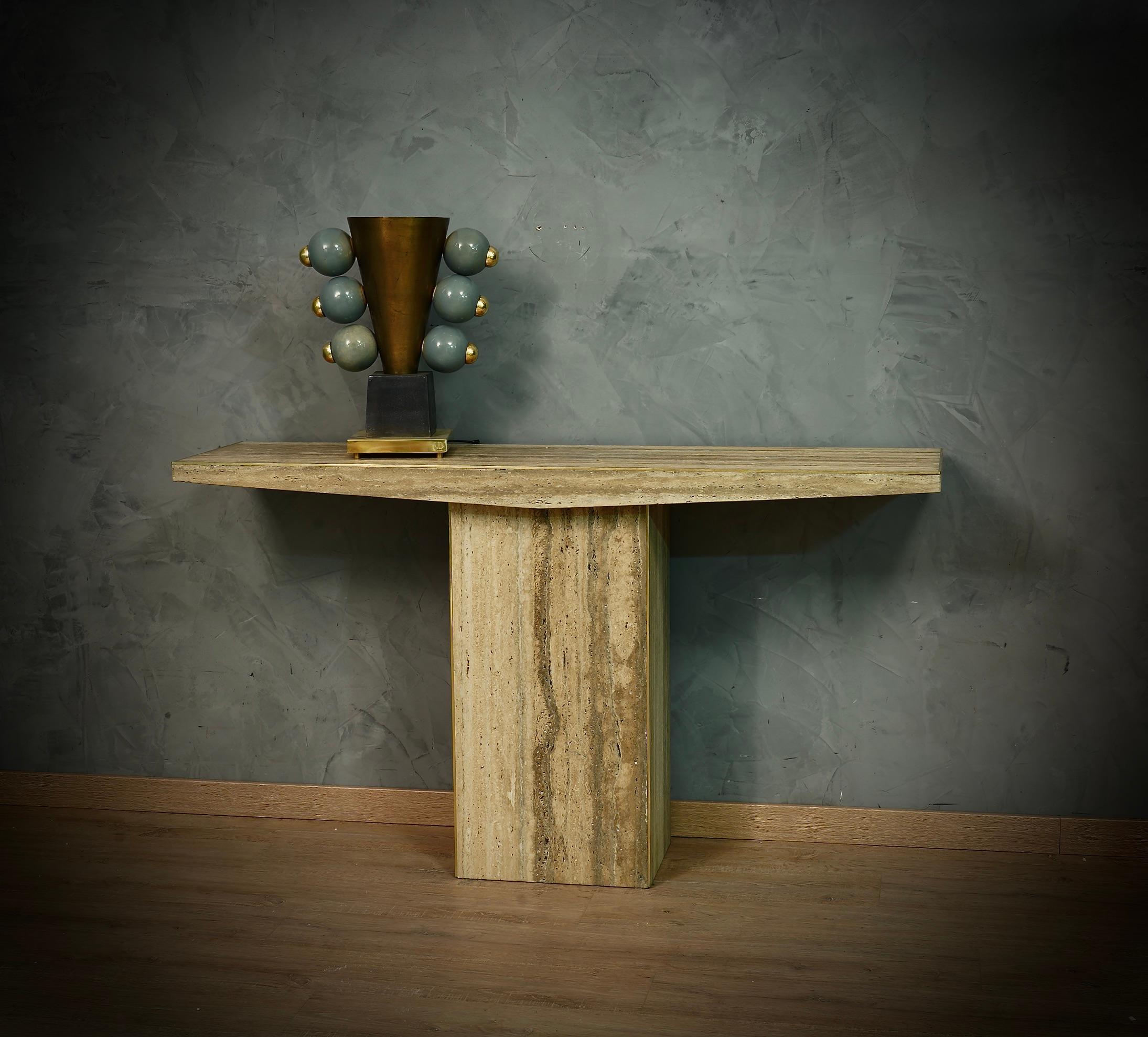 Mid-Century Modern Table console du milieu du siècle en travertin quadrillé et laiton, 2020 en vente