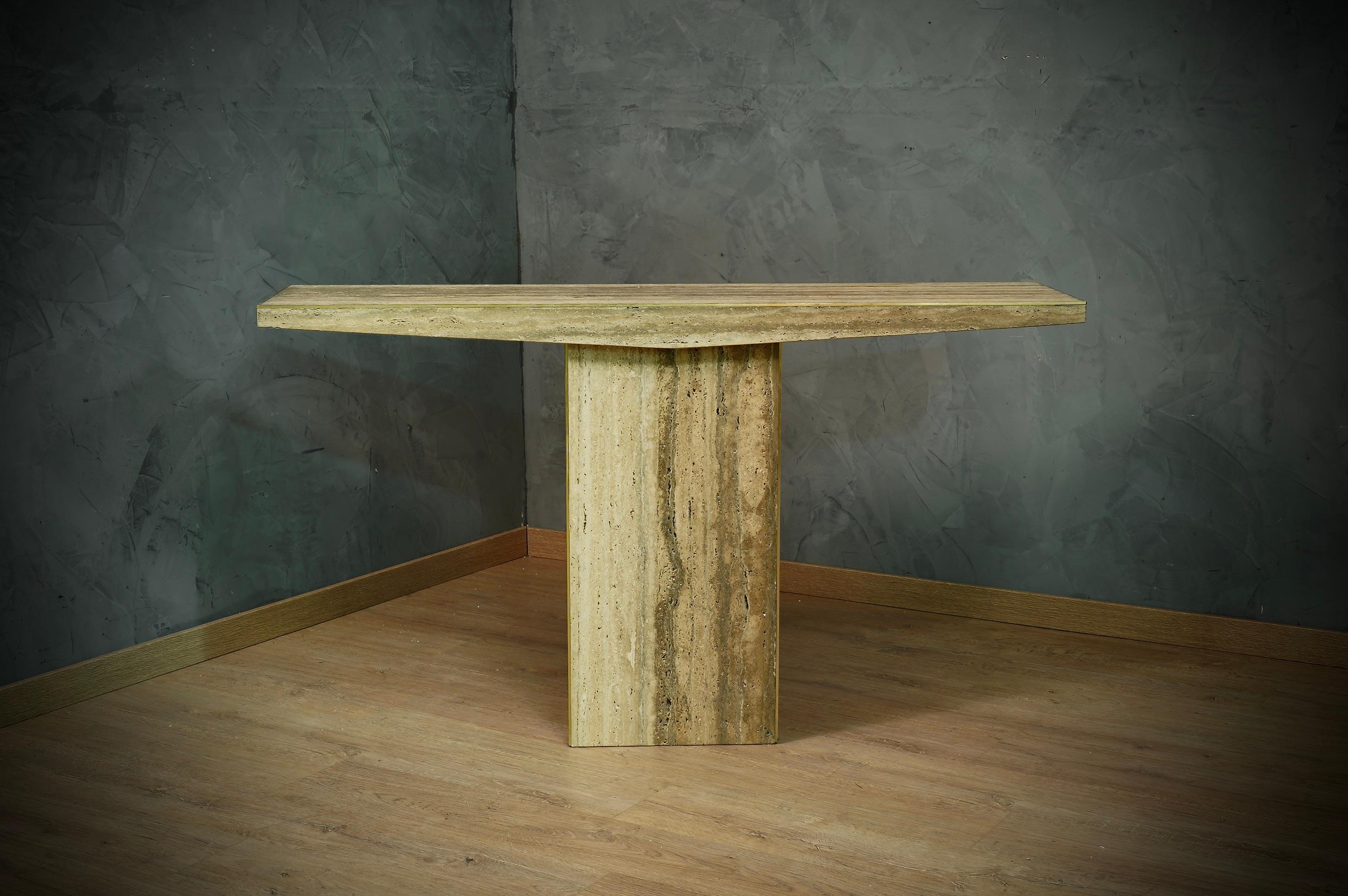 Table console du milieu du siècle en travertin quadrillé et laiton, 2020 en vente 1